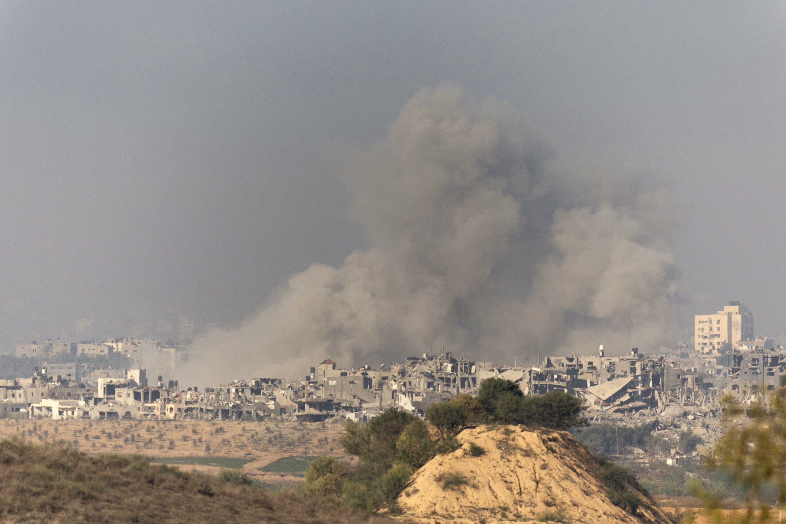 Yemen: USA e UK bombardano obiettivi a Sanaa