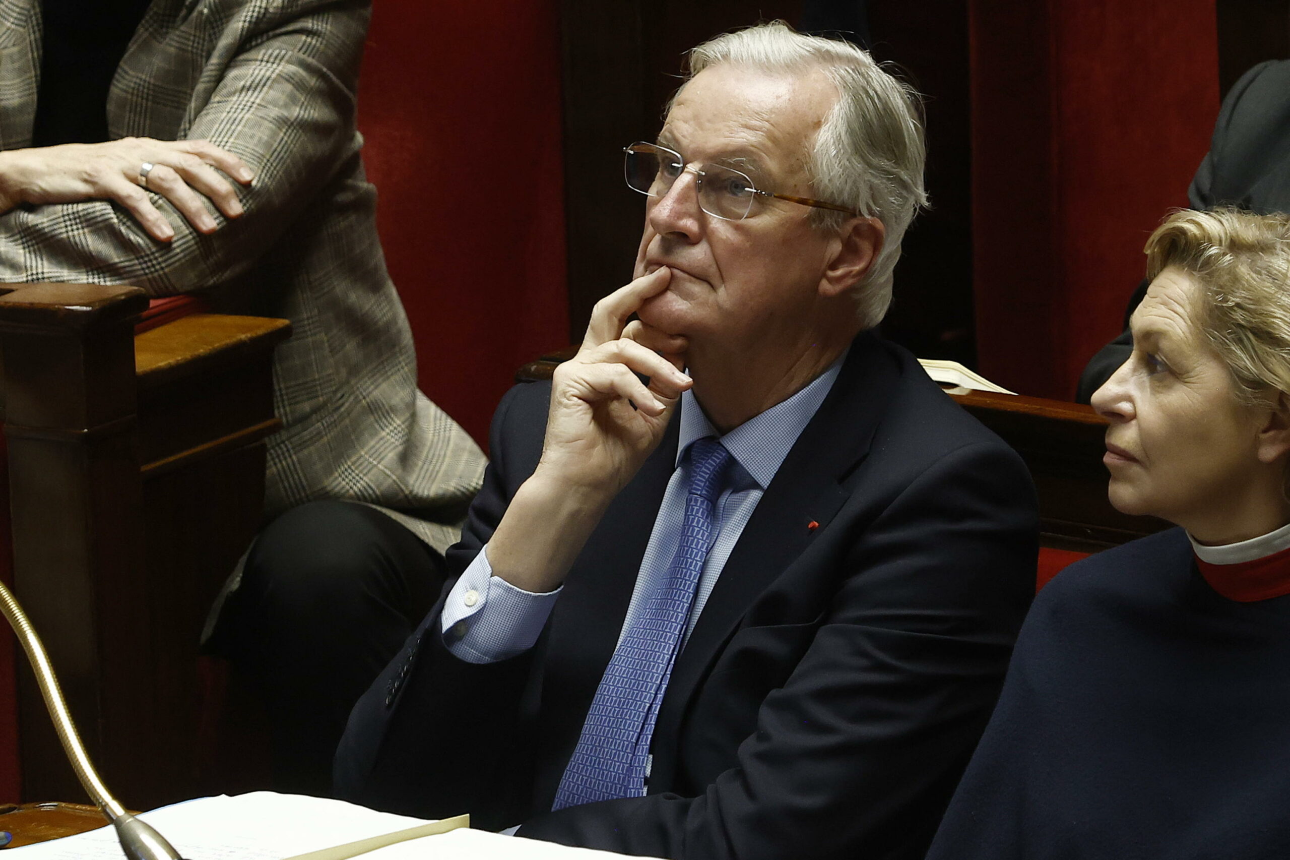 Crisi politica in Francia: voto di sfiducia storico contro Barnier