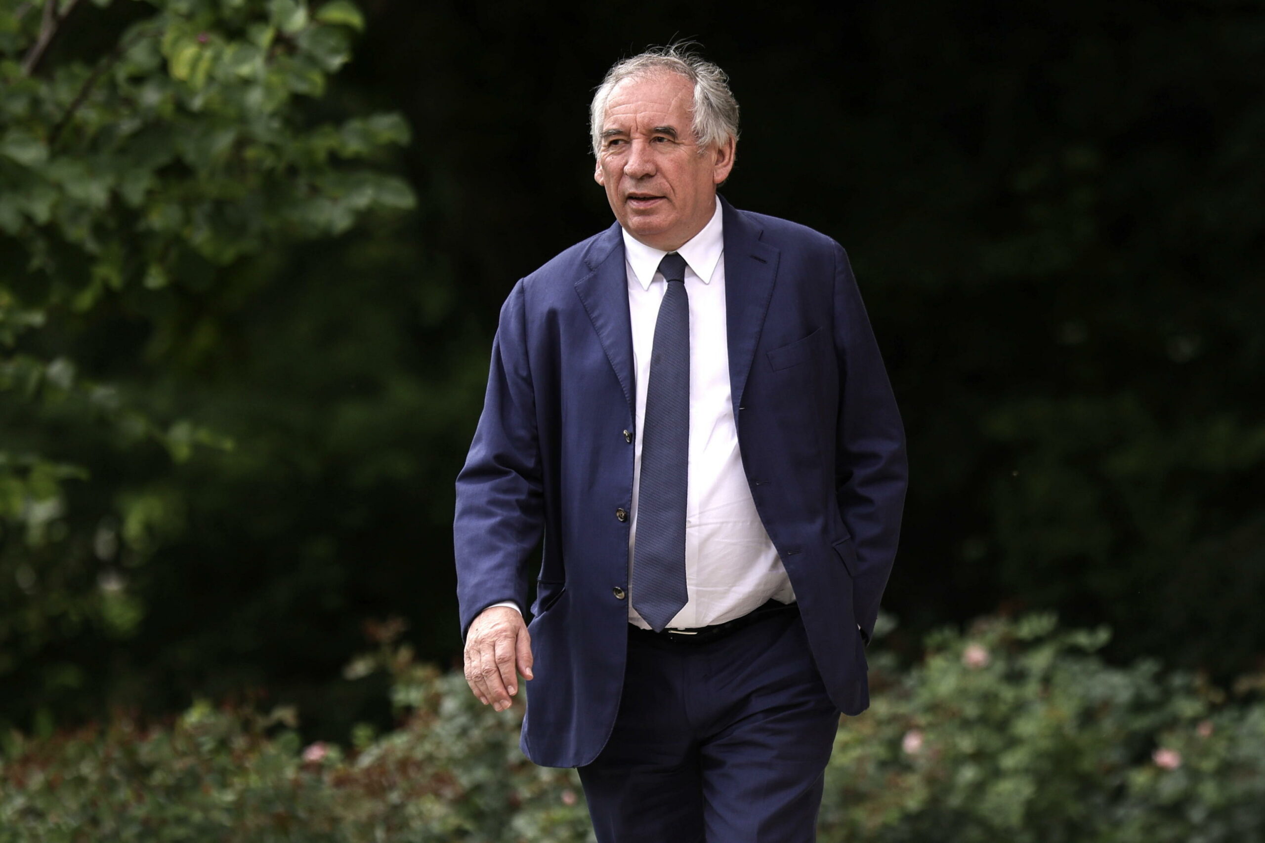 Macron nomina alleato centrista Bayrou primo ministro francese