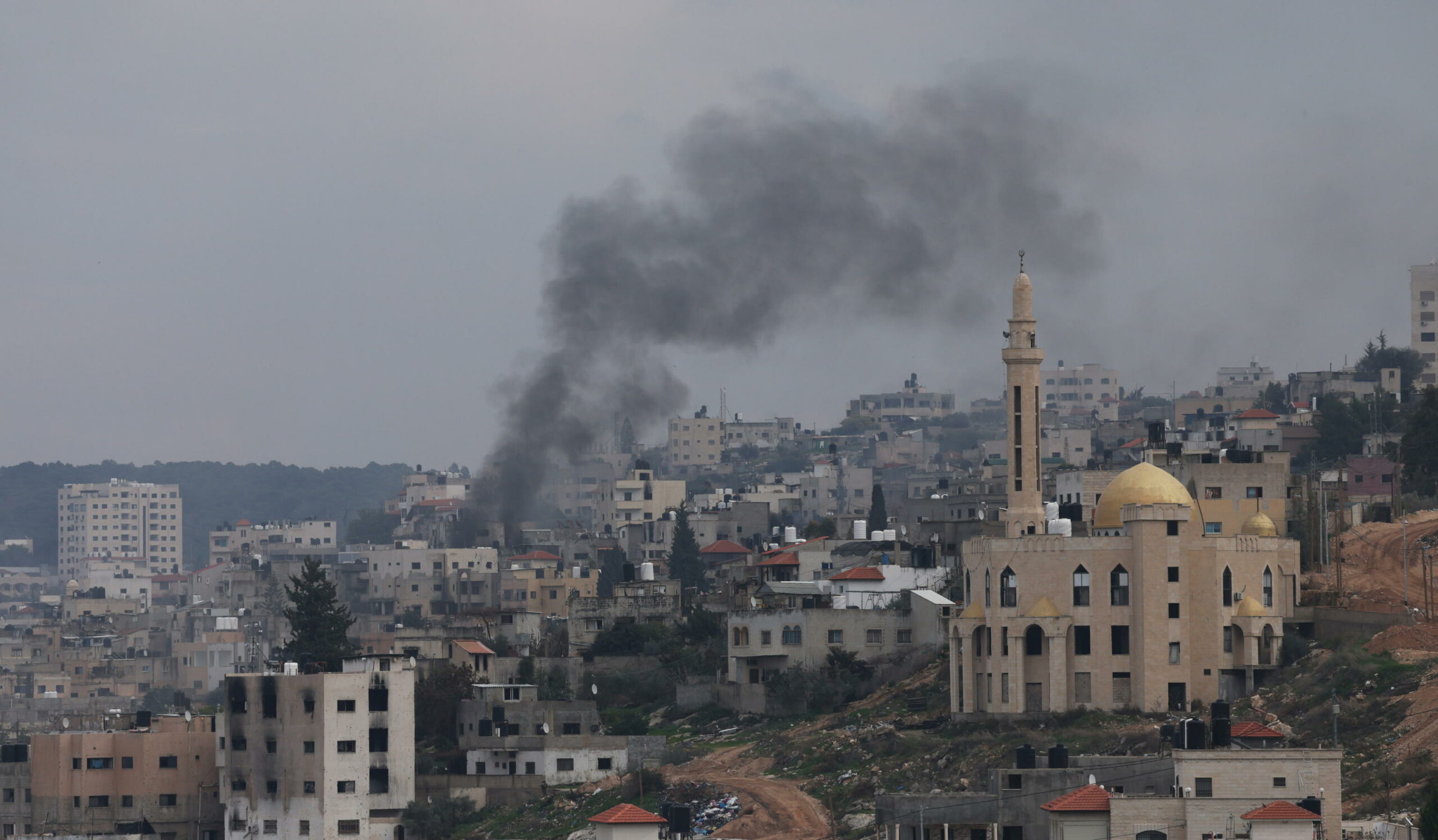 Israele intensifica operazioni in Cisgiordania, 12 morti a Jenin