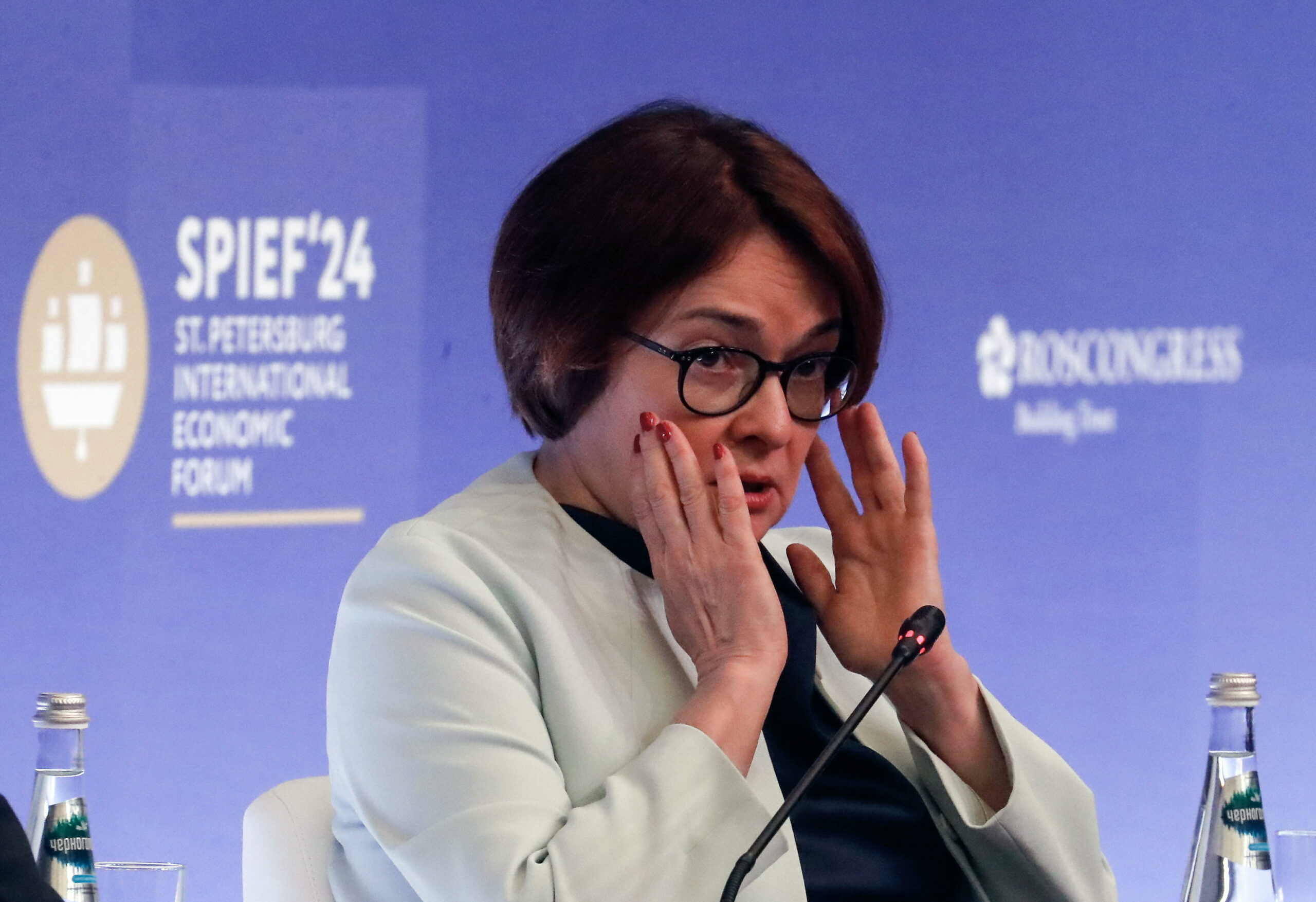 Reuters: “Documenti autorità russe riportano crescita di rischi economici”