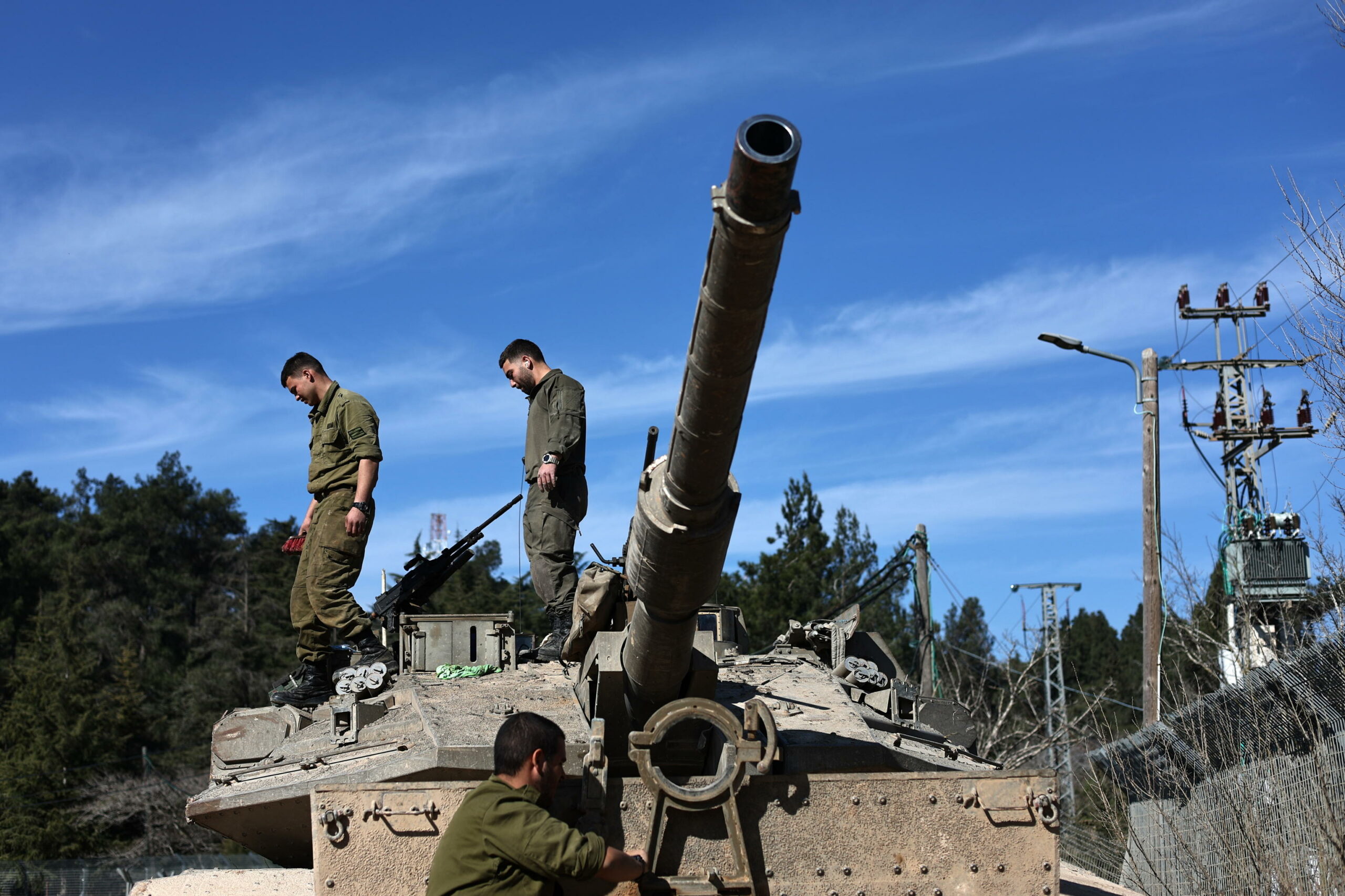 Israele mantiene 5 postazioni in Libano nonostante scadenza per ritiro truppe