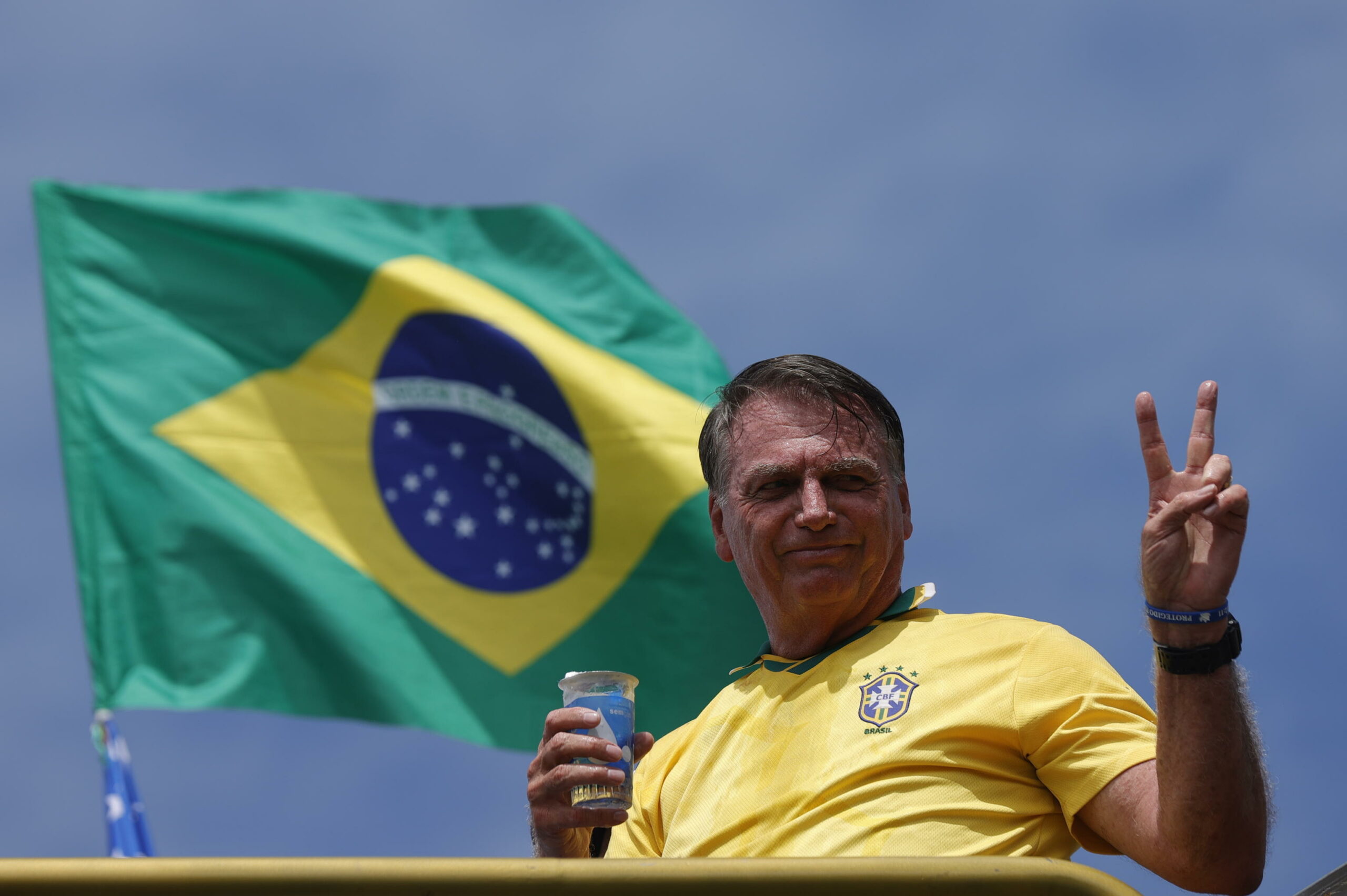 Brasile, giudice De Moraes: “Per ora non arresteremo Bolsonaro”