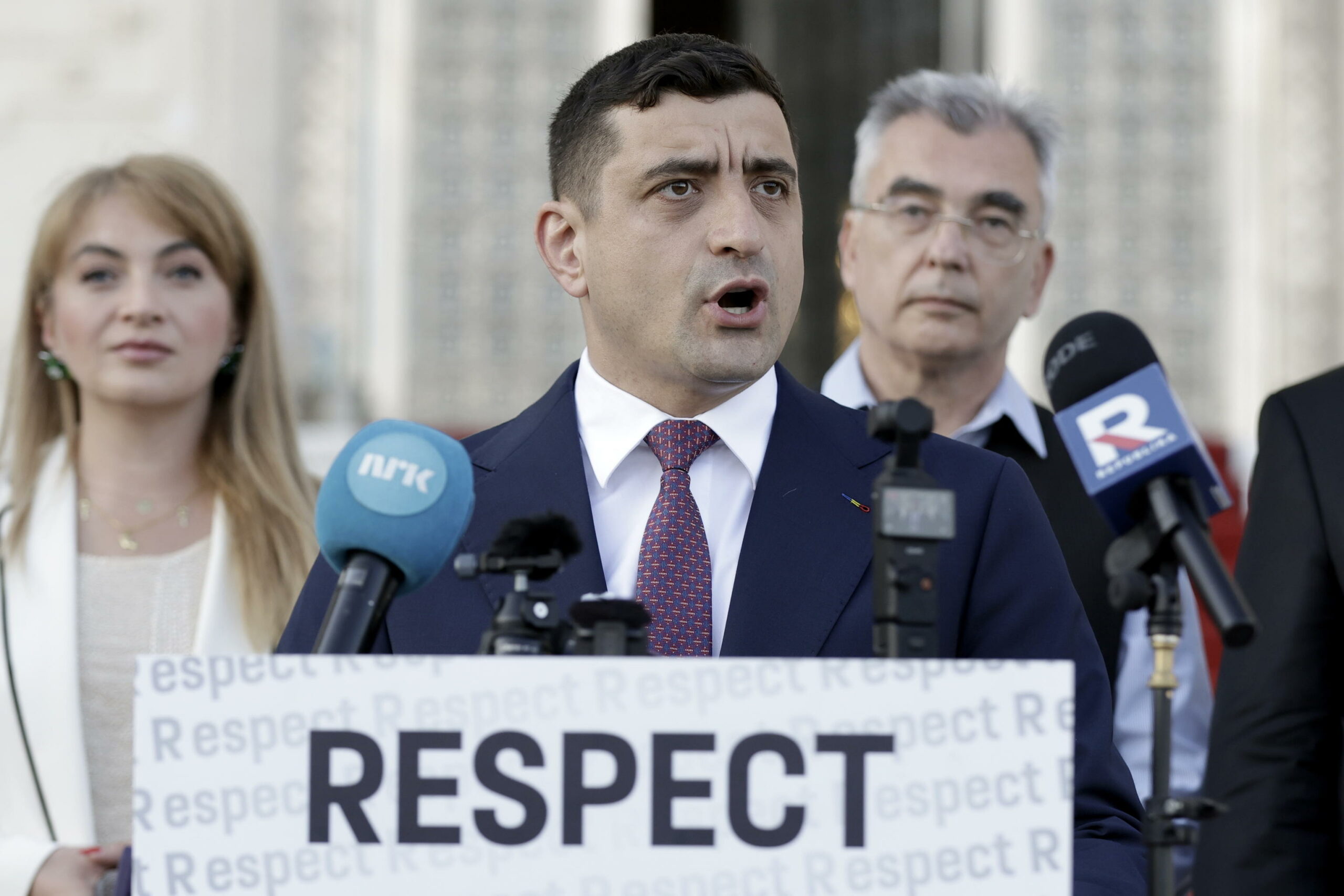 Romania: candidato di destra vince primo turno delle presidenziali
