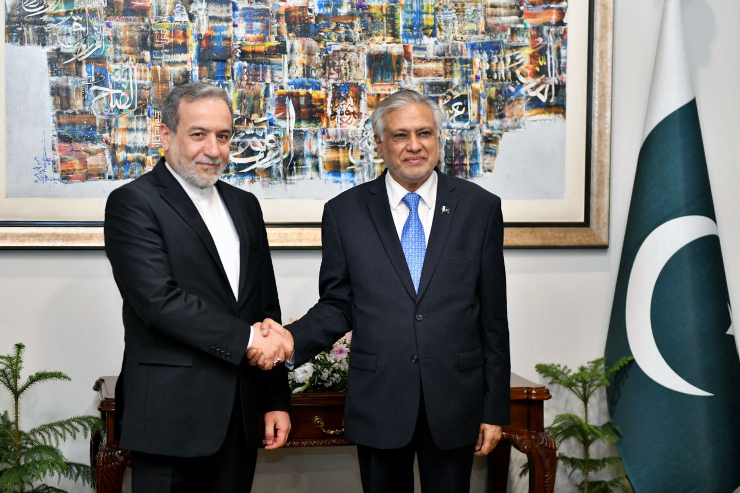 Ministro Esteri iraniano in Pakistan per mediare tensioni con India