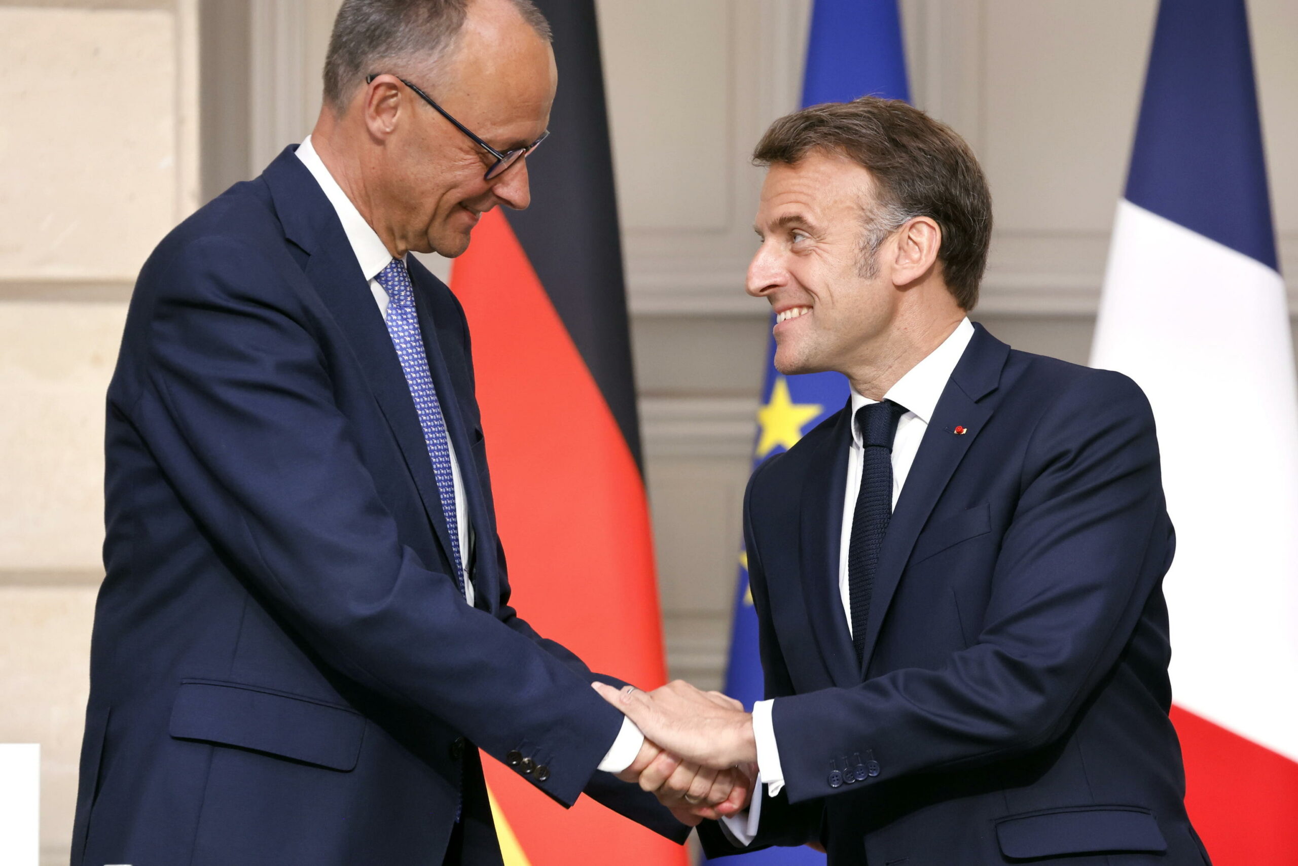 Macron e Merz rilanciano “motore franco-tedesco” per guidare l’Europa e dichiarano incrollabile sostegno a Kiev