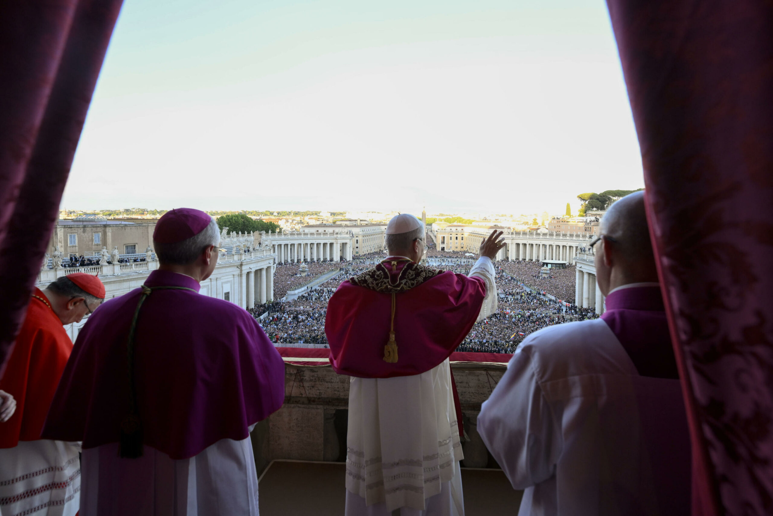 Città del Vaticano: eletto il nuovo Papa, si chiamerà Leone XIV
