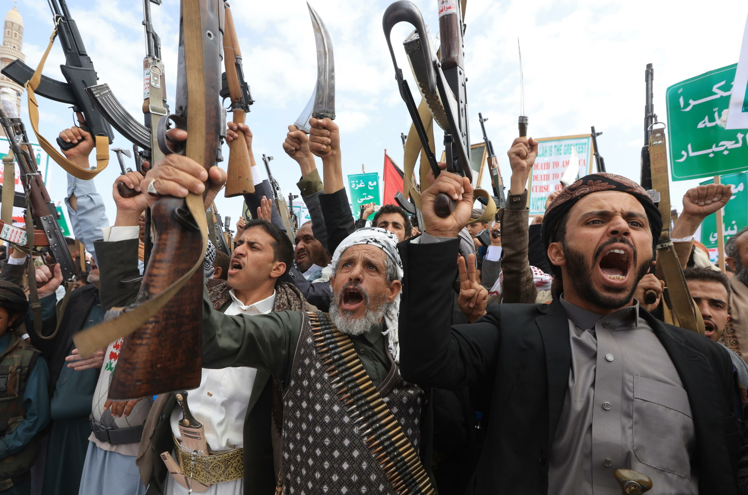 Houthi smentiscono attacchi israeliani ai porti yemeniti dopo avvertimento