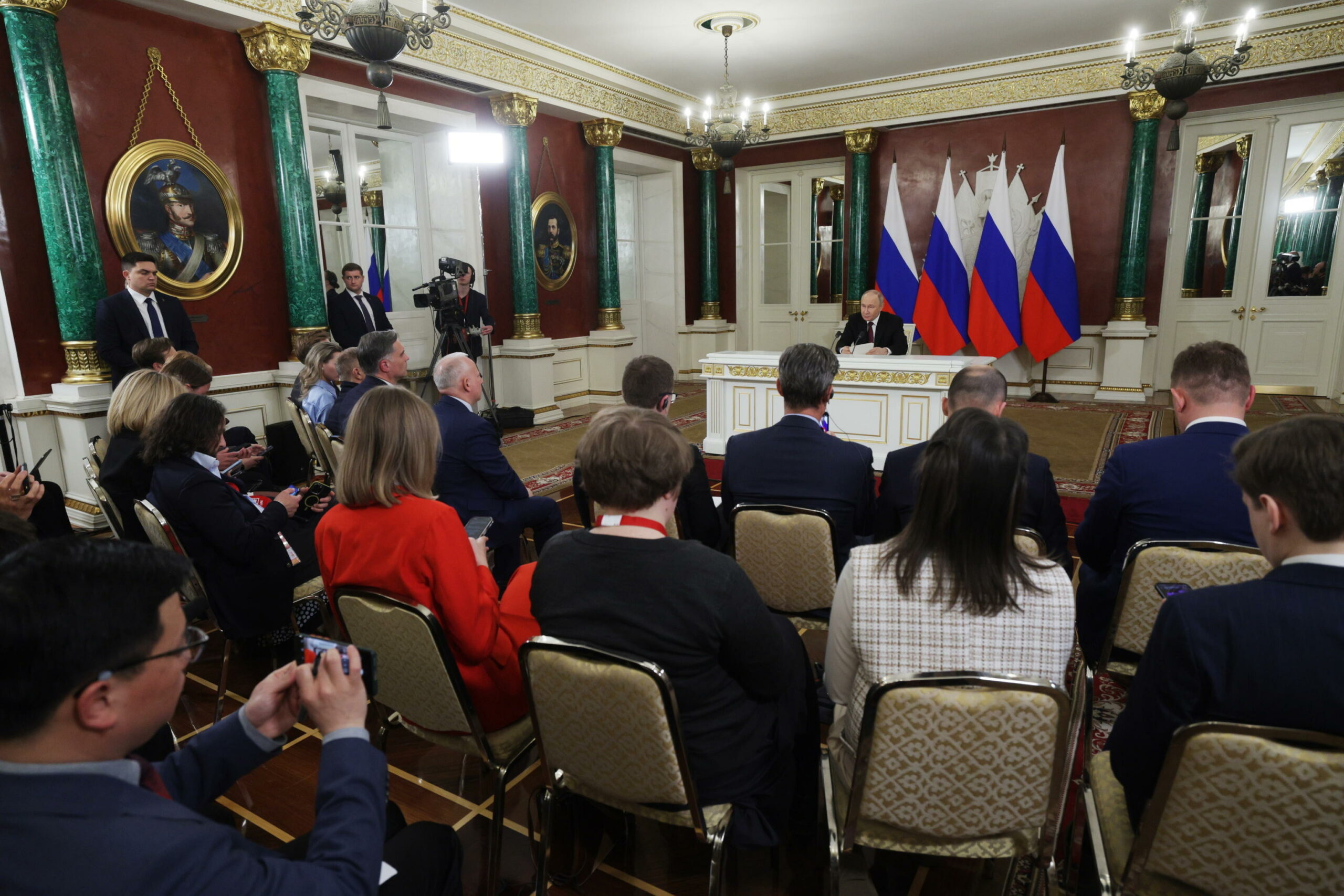 Putin elogia capacità e prospettive delle nuove armi russe