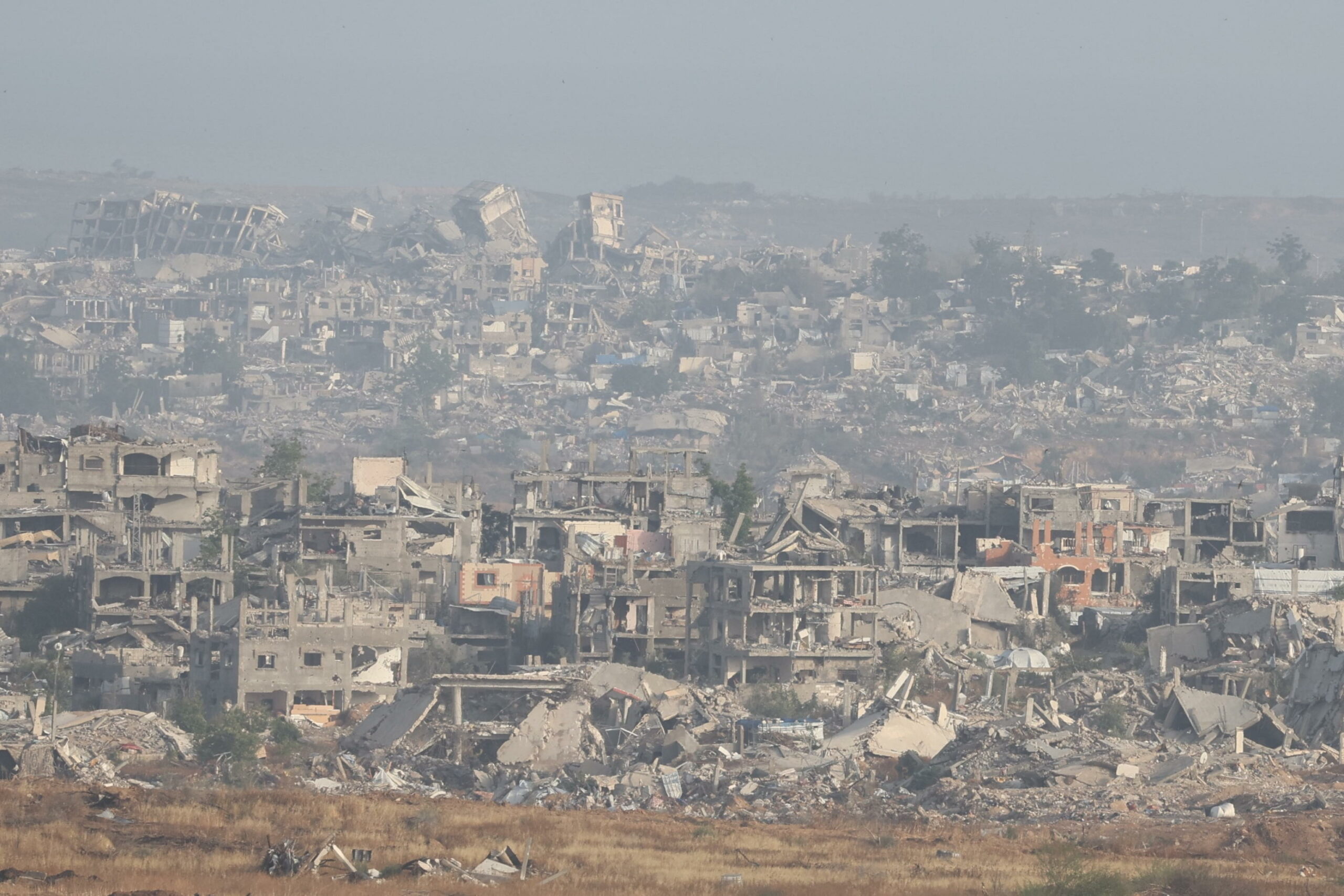 Israele lancia vasta operazione a Gaza e annuncia entrata di alcuni aiuti