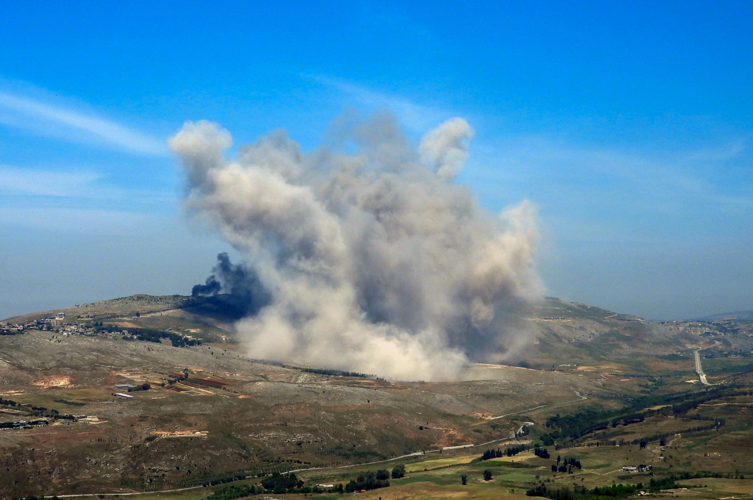 Premier libanese condanna intensi raid israeliani nel Sud del Paese