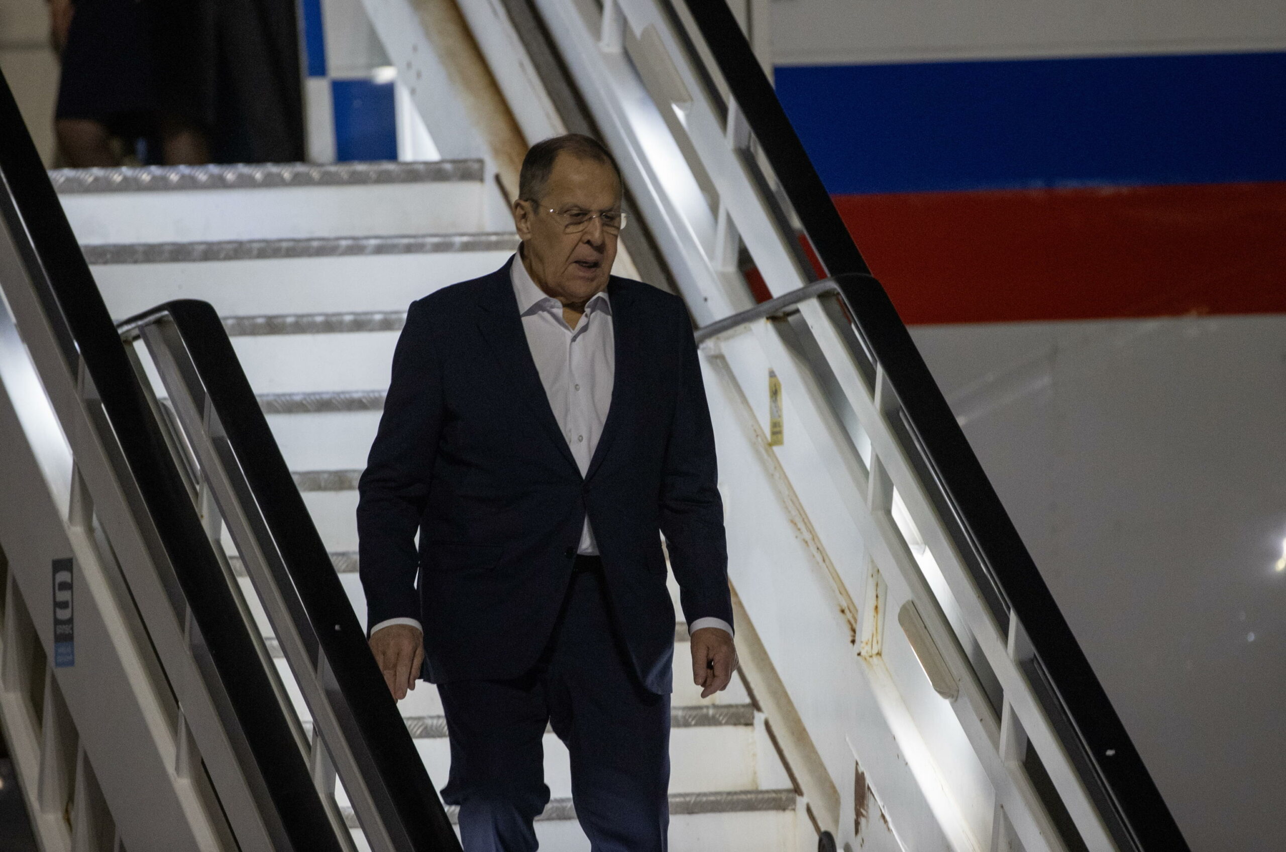 Lavrov: “Colloqui tra Mosca e Kiev al Vaticano sarebbero ineleganti”