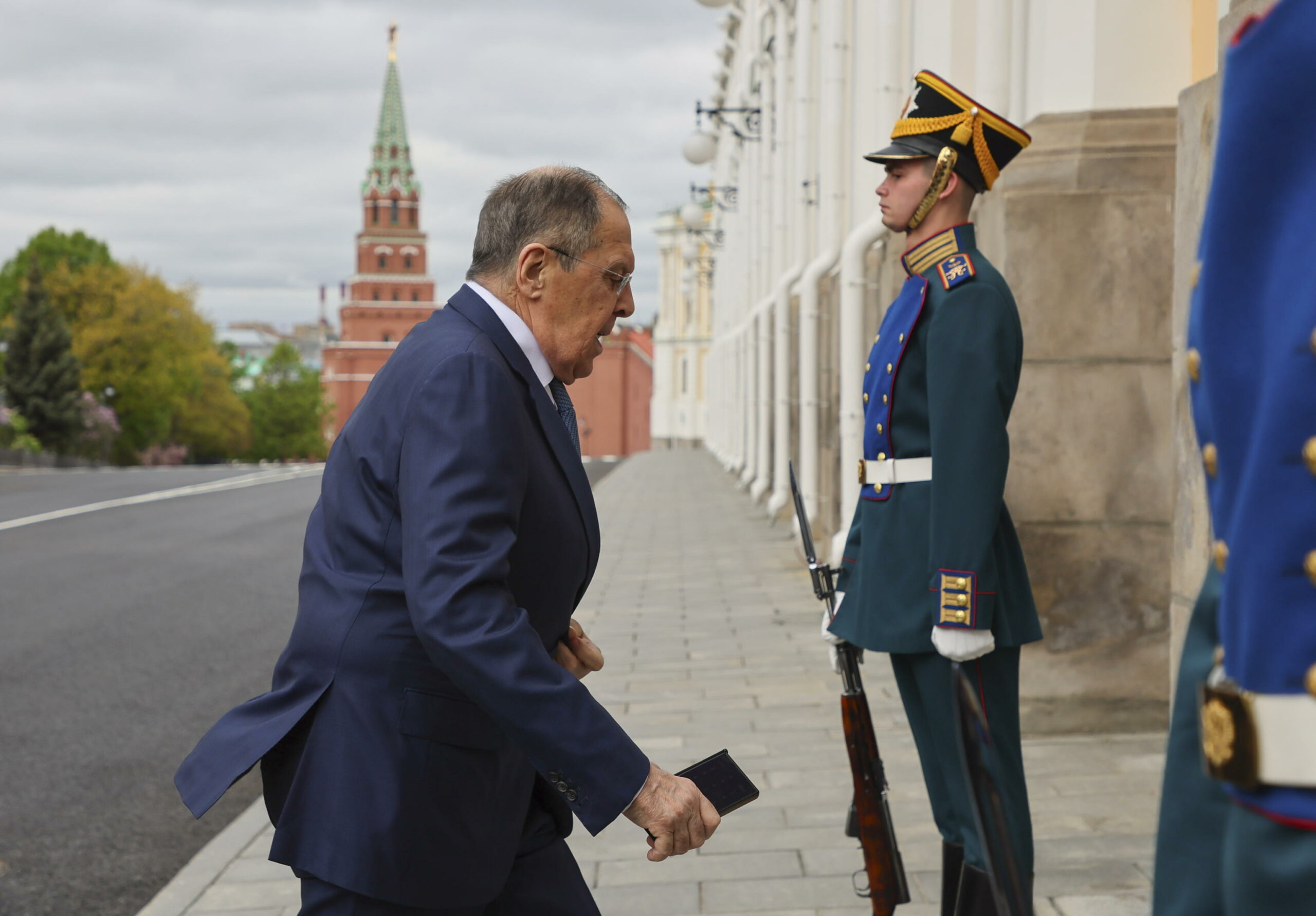 Lavrov: “Non ci sono scadenze per accordo di pace in Ucraina”