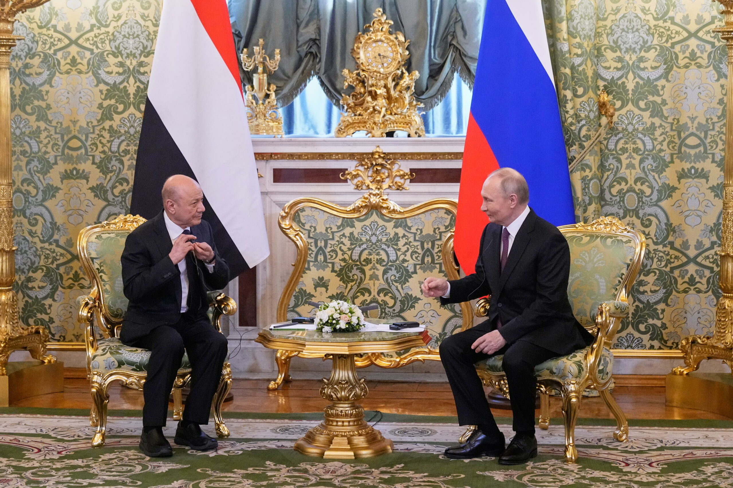 Putin incontra presidente yemenita riconosciuto internazionalmente