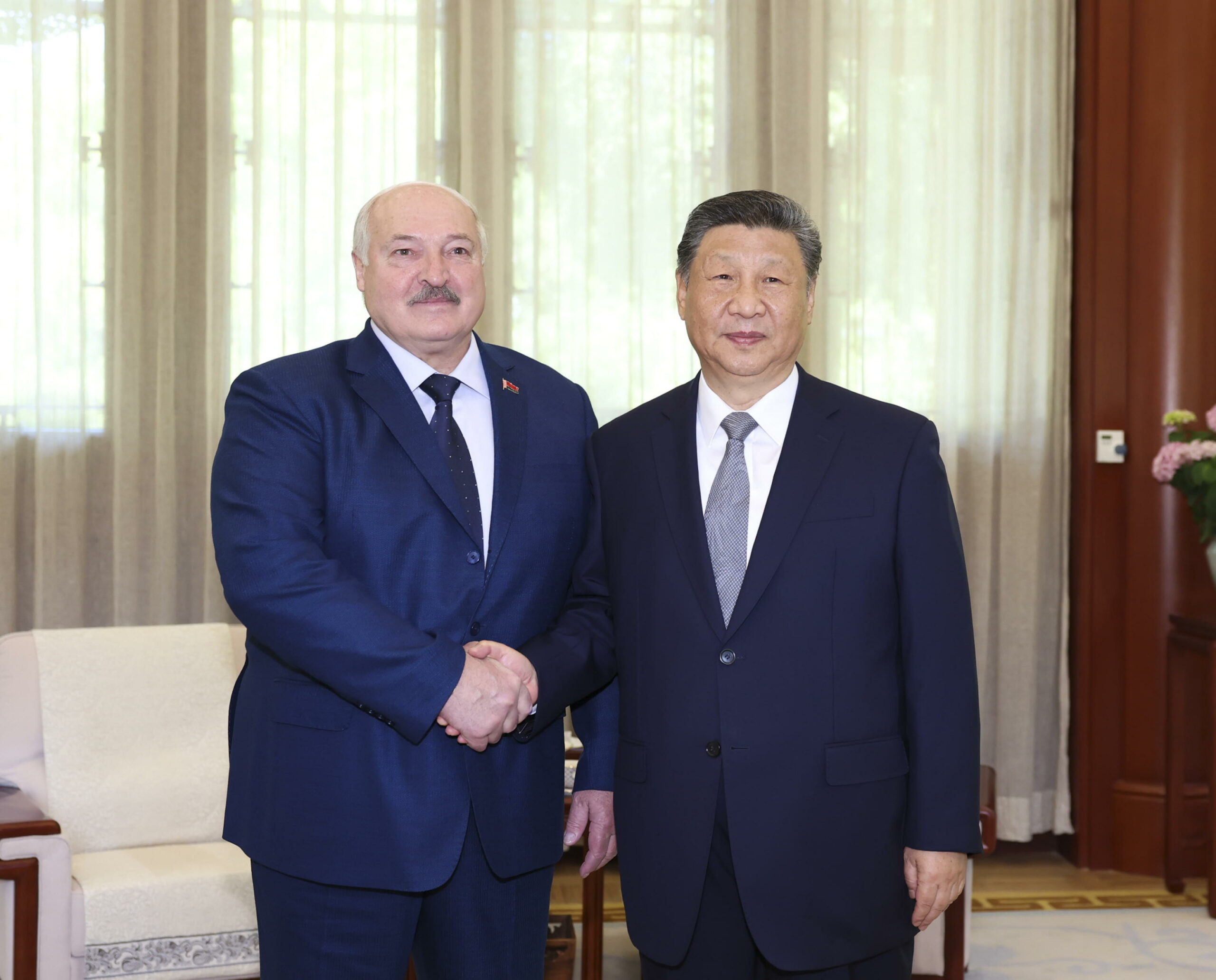 Lukashenko denuncia “pressioni occidentali” in incontro con Xi