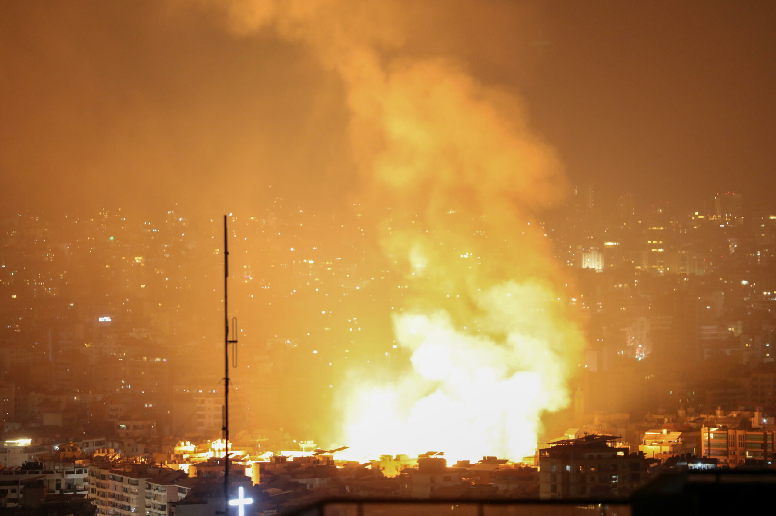 Israele attacca il Libano prendendo di mira “fabbriche di droni” di Hezbollah