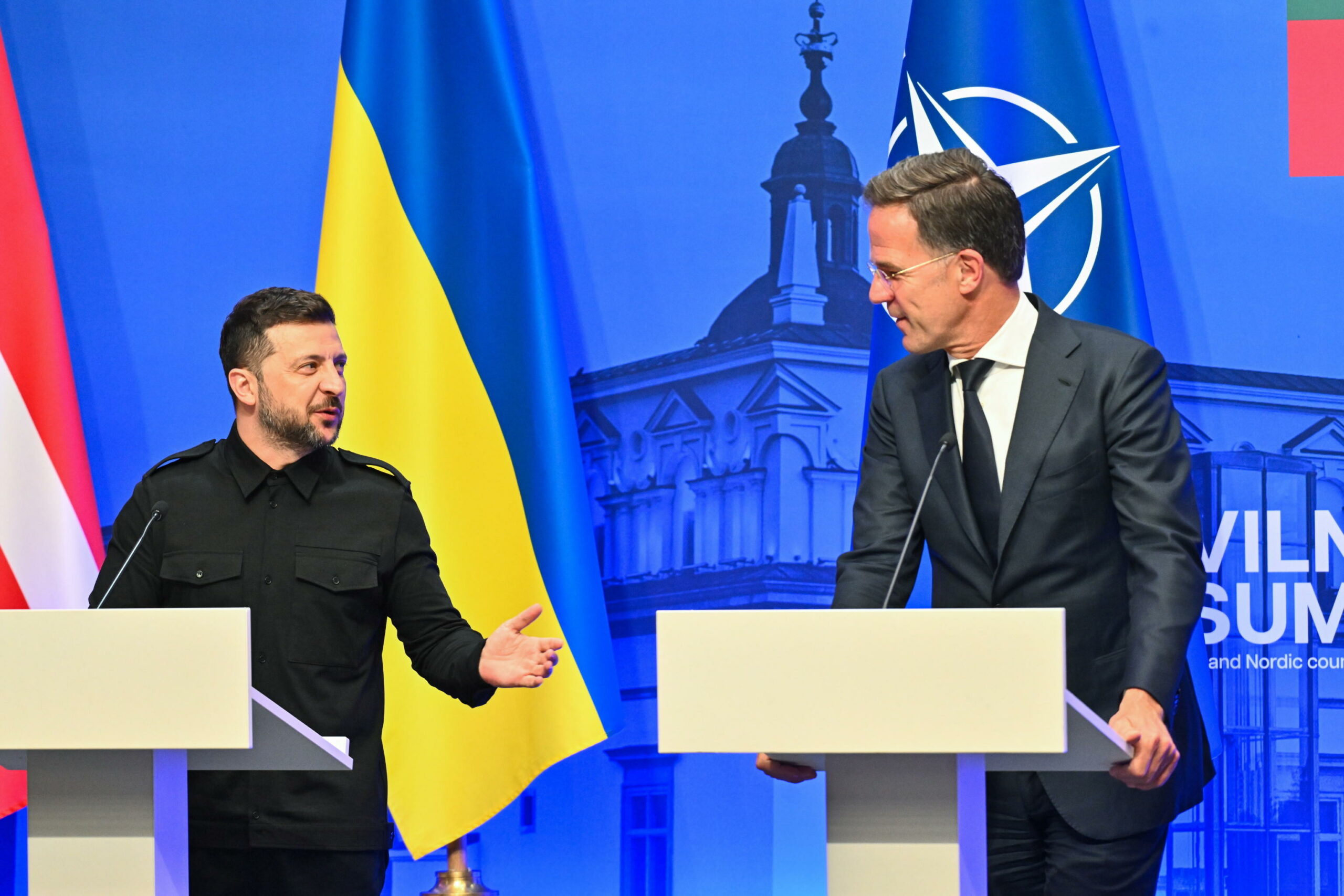 Bloomberg: “Vertice NATO ometterà ingresso Ucraina nell’Alleanza”