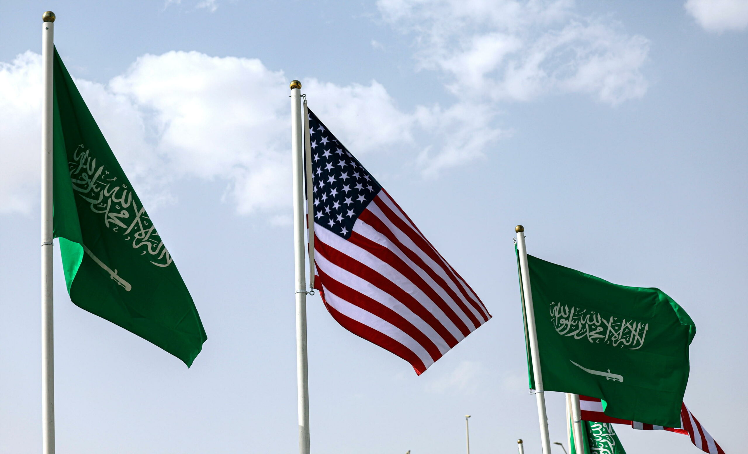 Iran chiede ai Paesi del Golfo Persico di esercitare pressione sugli USA per cessate il fuoco con Israele