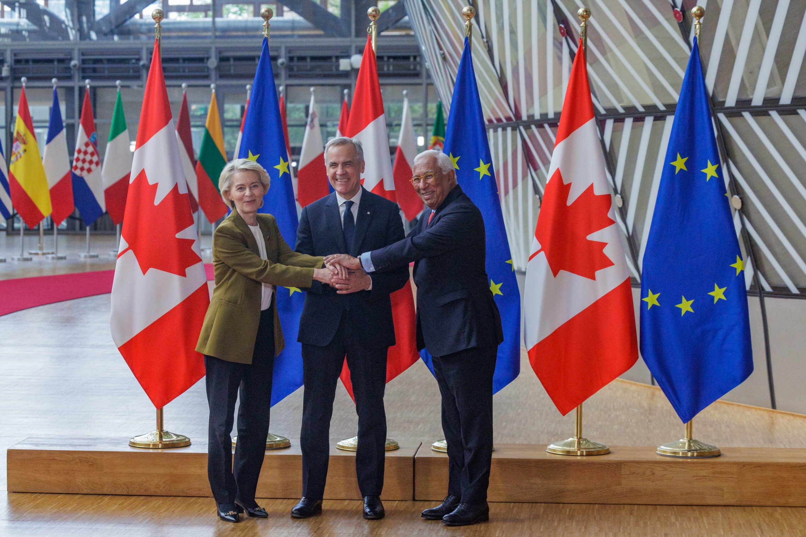 Canada e UE siglano patto di difesa per ridurre dipendenza da USA