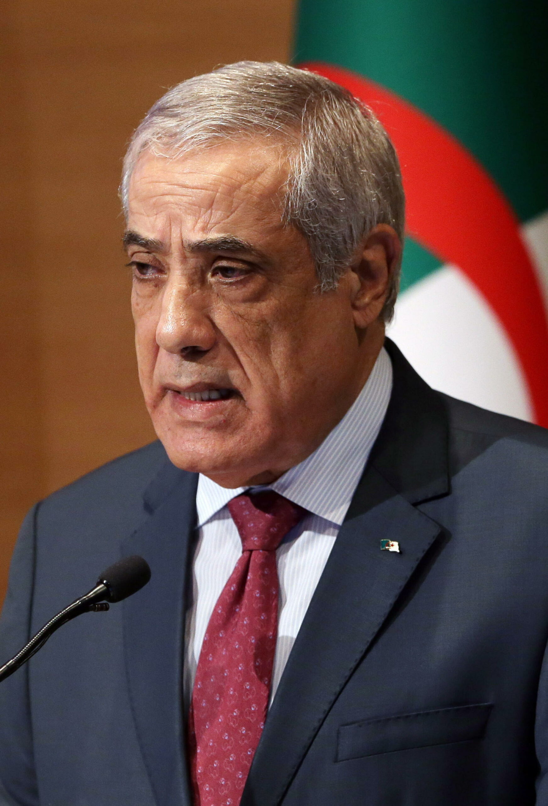 Algeria cerca di ricucire i rapporti con la Spagna: premier algerino a Siviglia