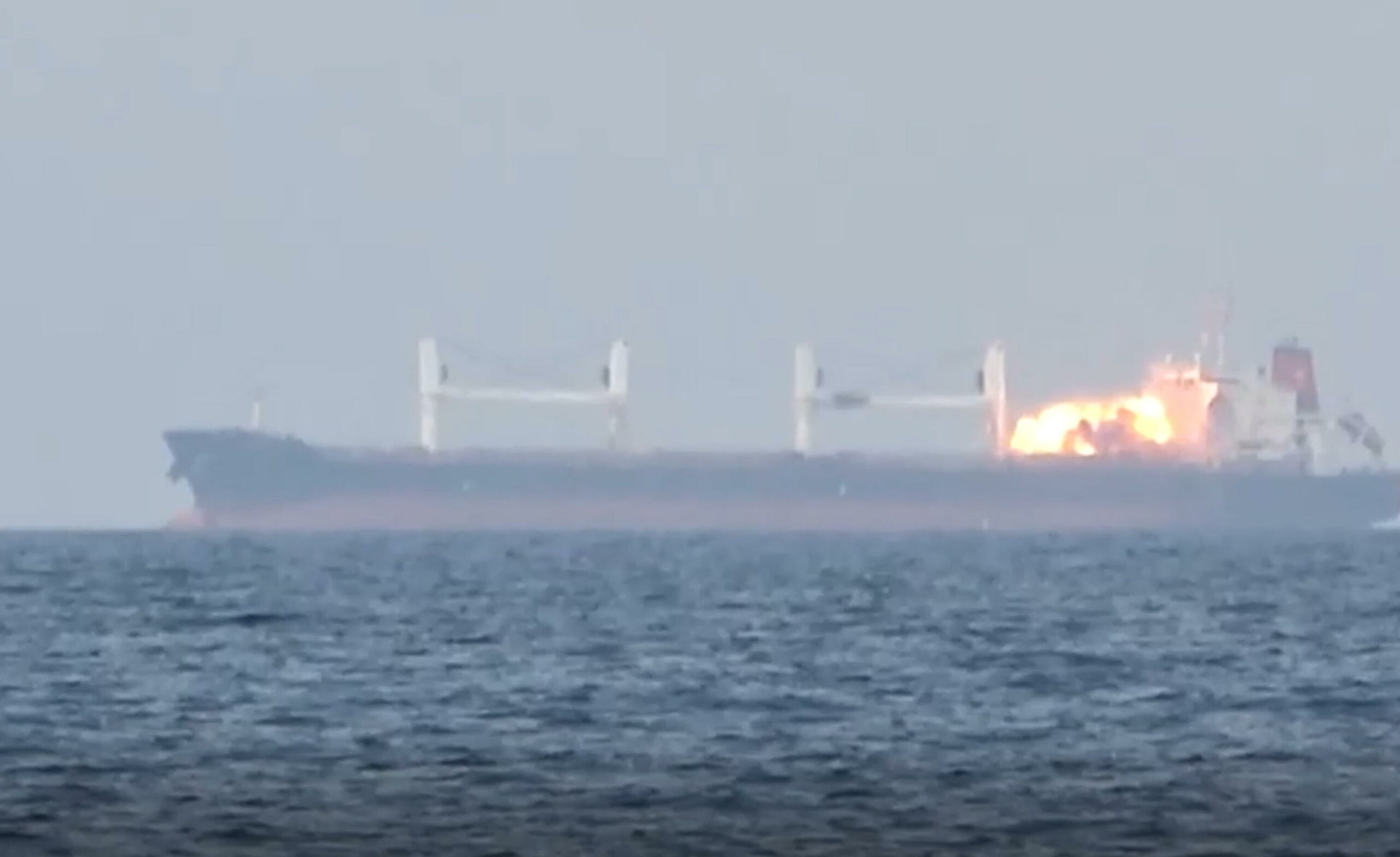 Houthi affondano nave cargo nel Mar Rosso, secondo attacco in una settimana