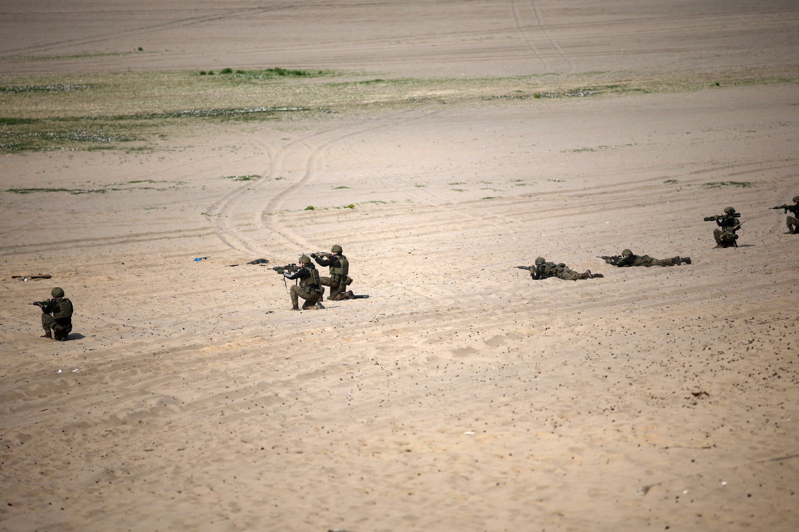 Russia e Uzbekistan si addestrano alla guerra nel deserto