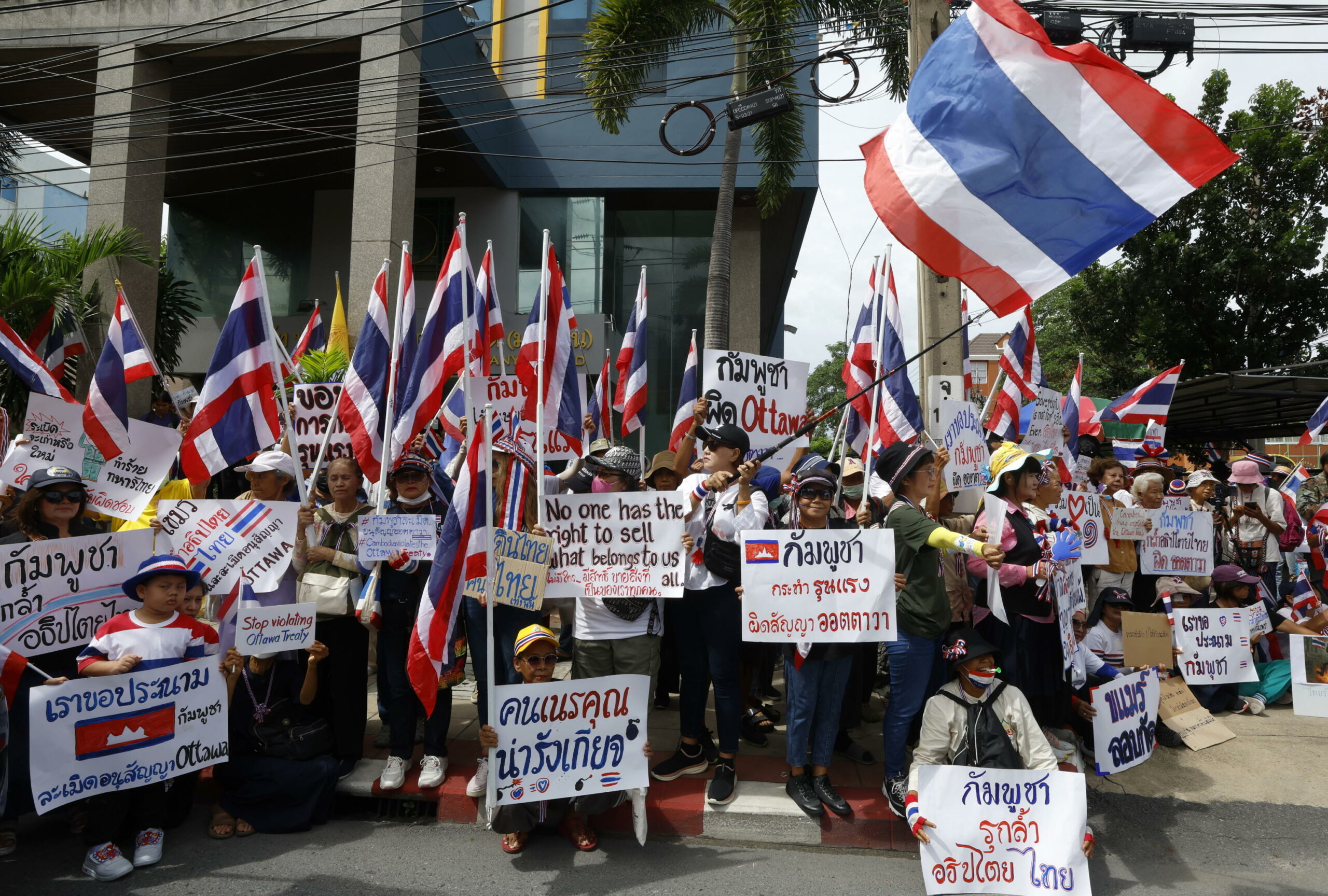 Thailandia richiama ambasciatore da Cambogia dopo incidente di confine