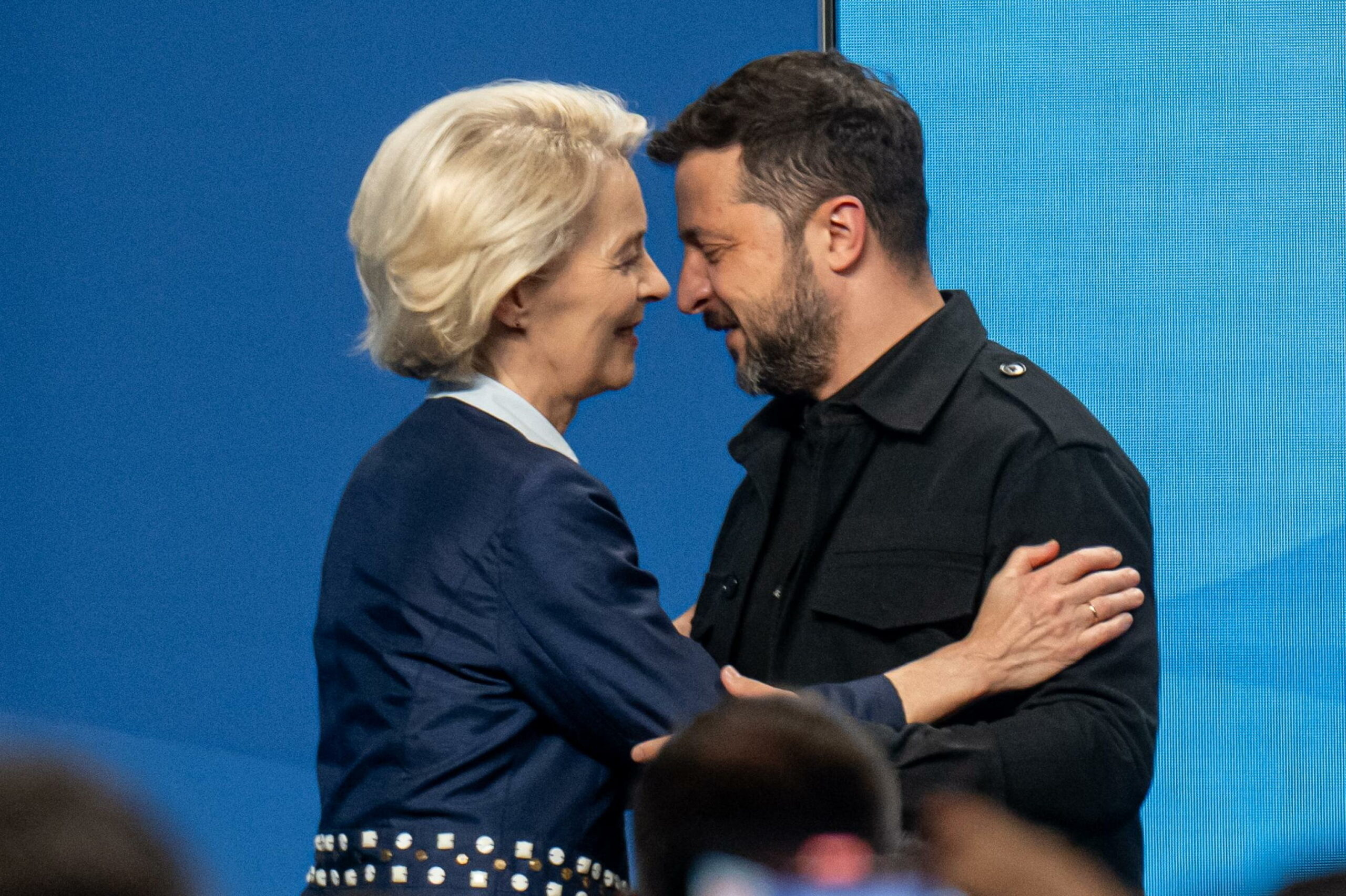 Ucraina: Zelensky restituisce poteri alle agenzie anticorruzione