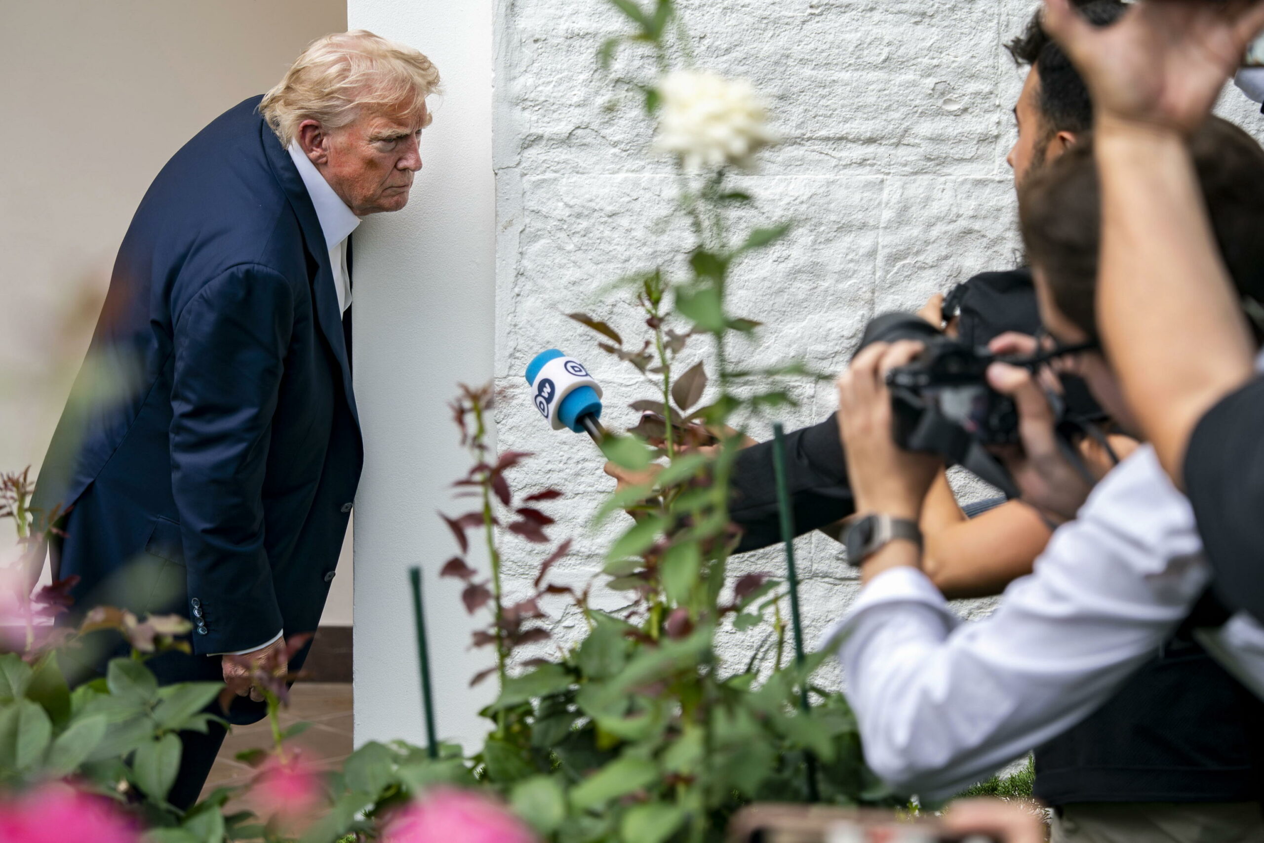 Trump mette sotto pressione leader europei sugli acquisti di petrolio russo