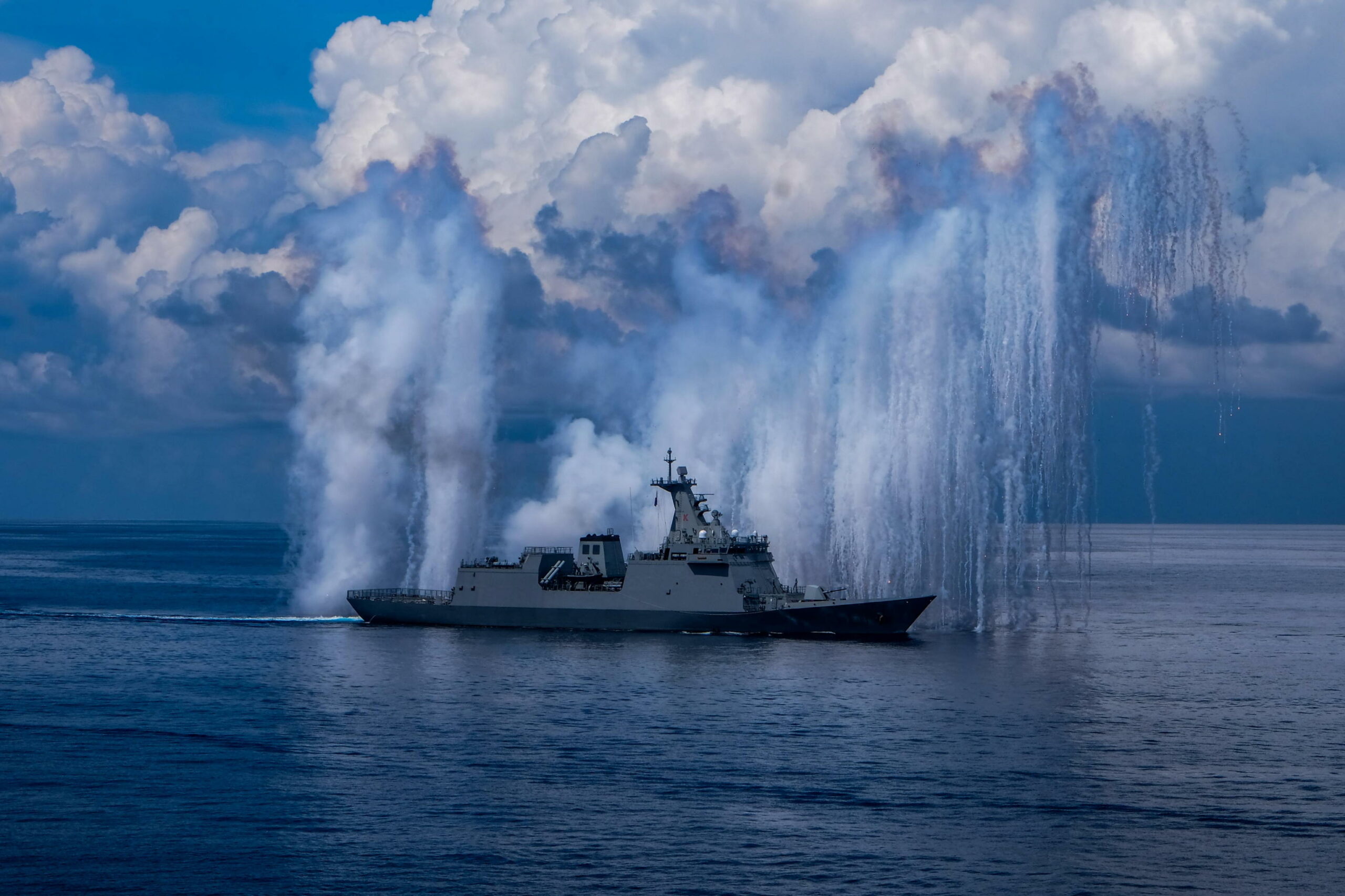 Australia e Giappone siglano più grande accordo di difesa per navi da guerra avanzate