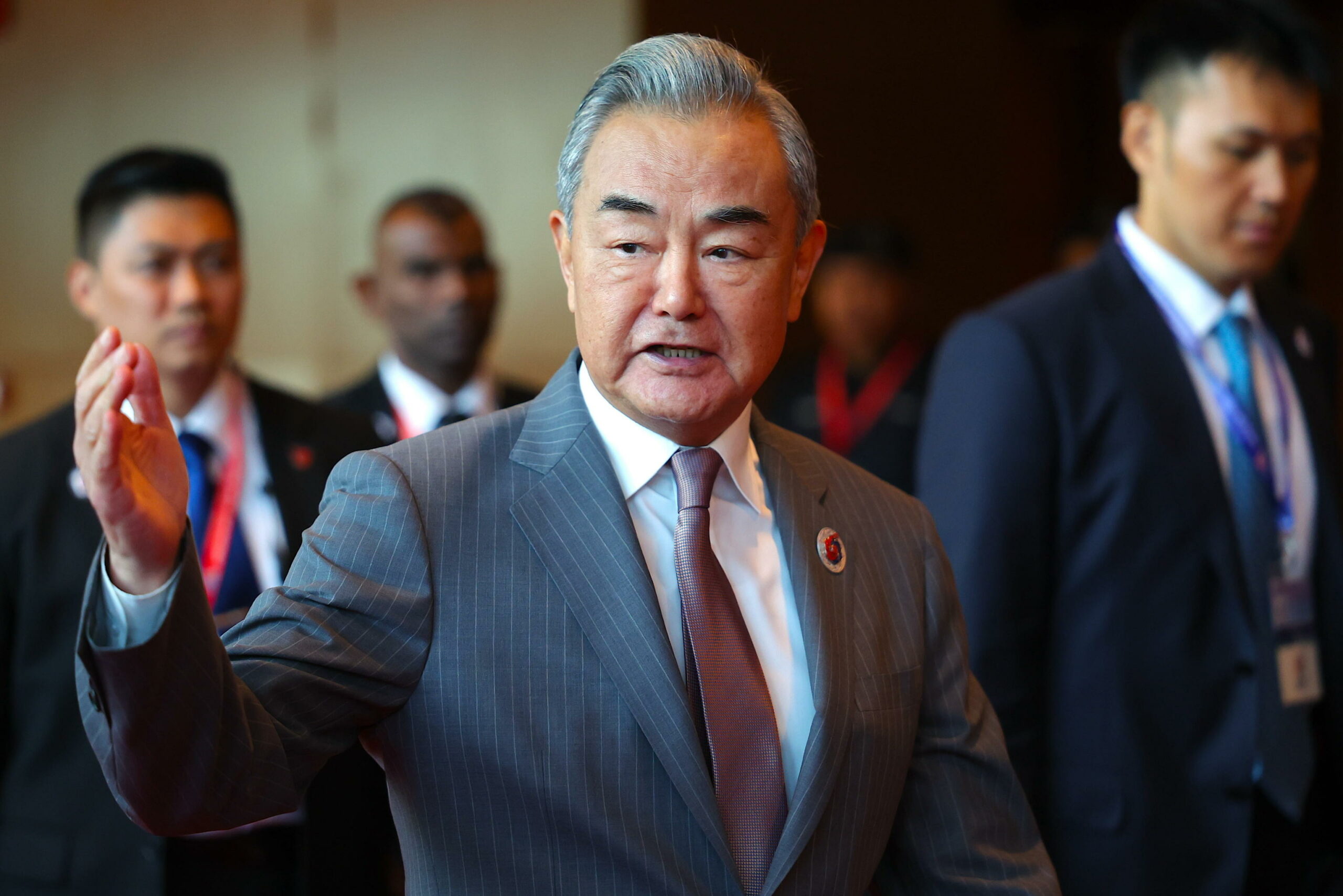 Cina propone mediazione tra Thailandia e Cambogia durante colloqui trilaterali