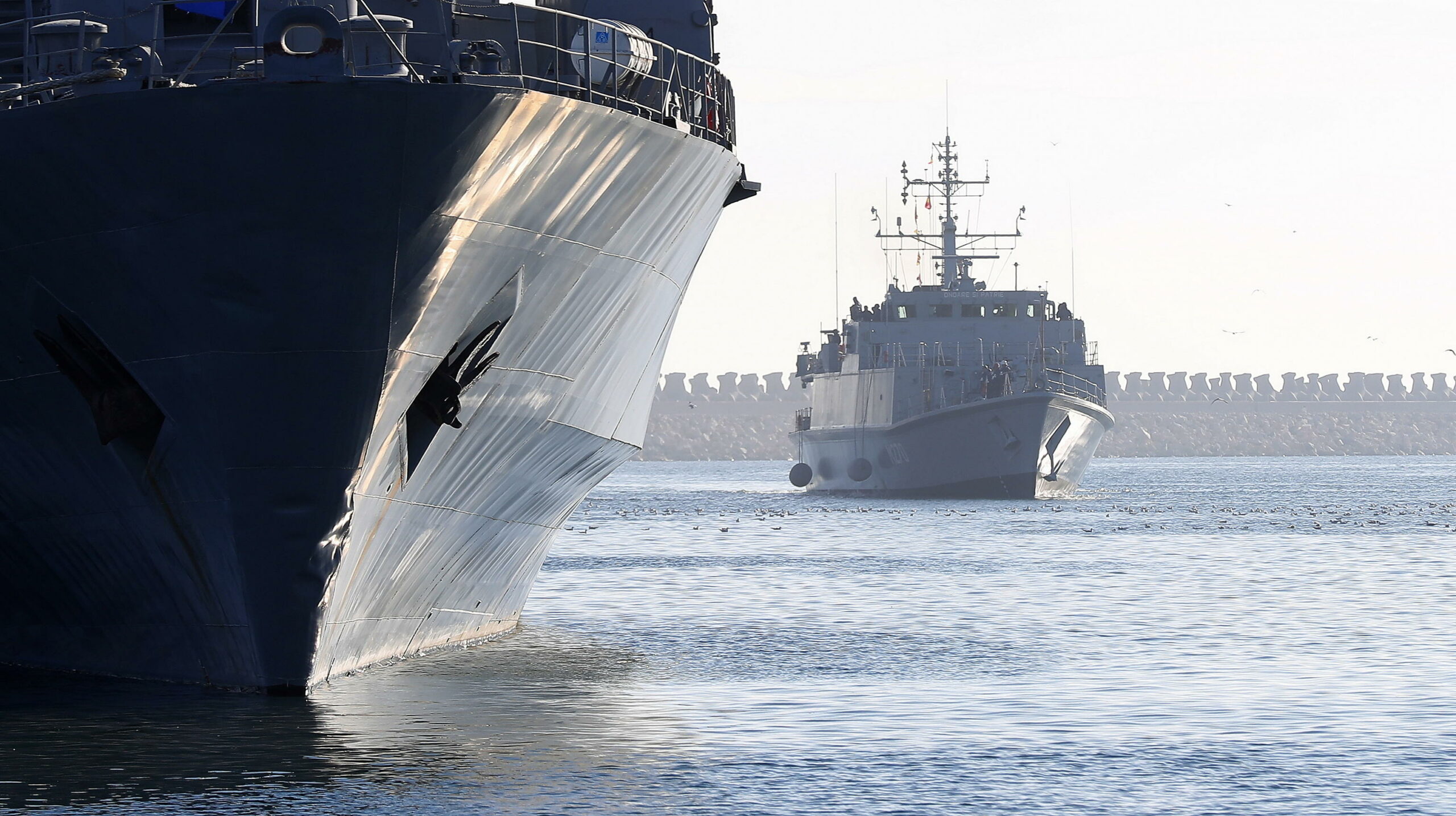 Libia: nave da guerra turca a Tripoli mentre Ankara corteggia l’amministrazione dell’Est