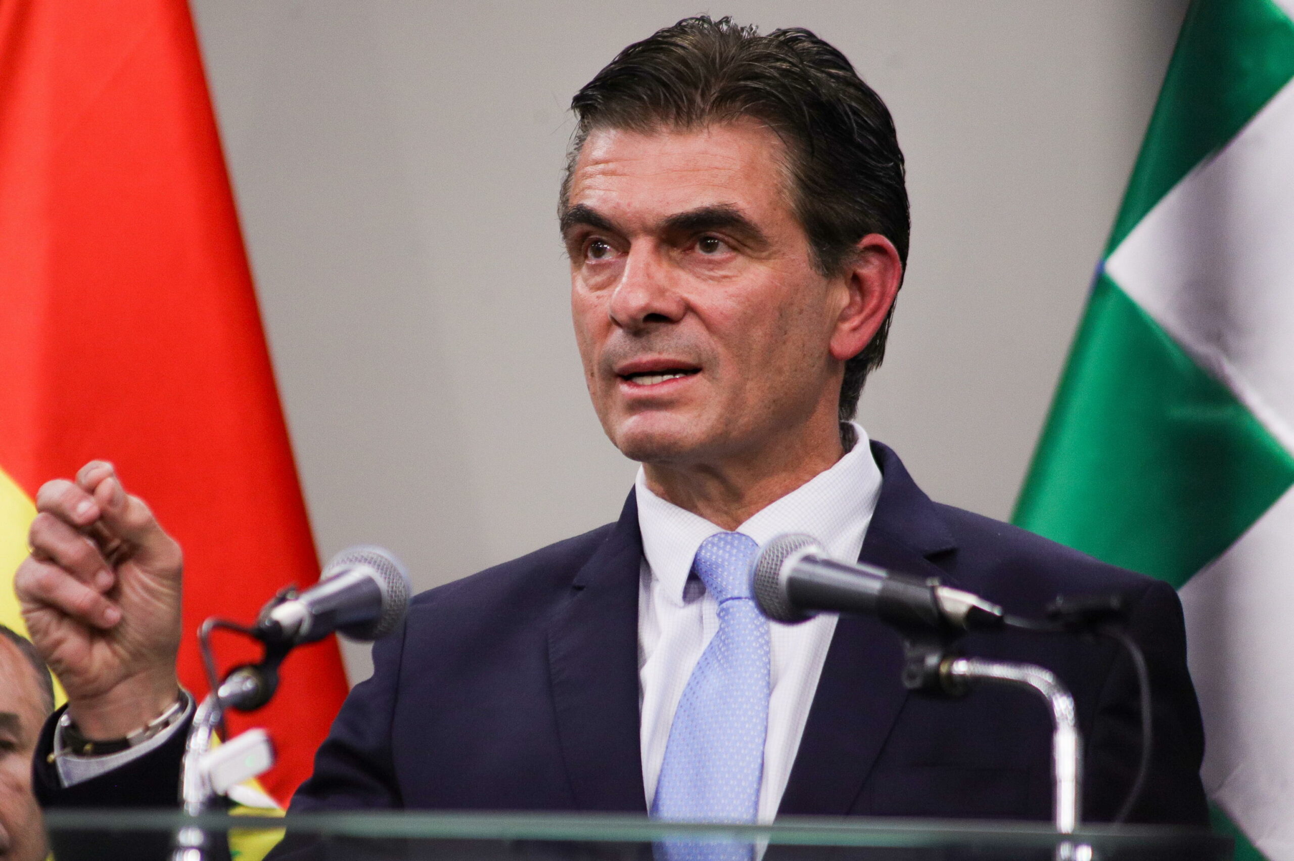 Bolivia: candidato di destra promette di annullare accordi sul litio con Cina e Russia