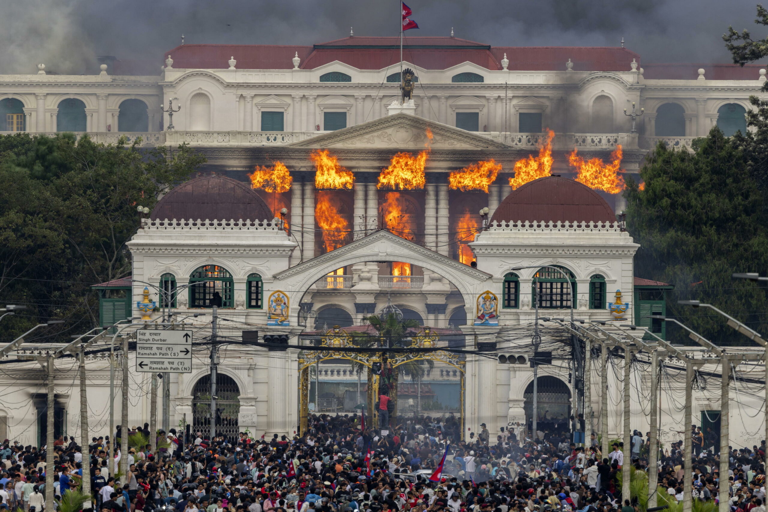Nepal: primo ministro si dimette dopo proteste in cui è morta moglie di ex premier