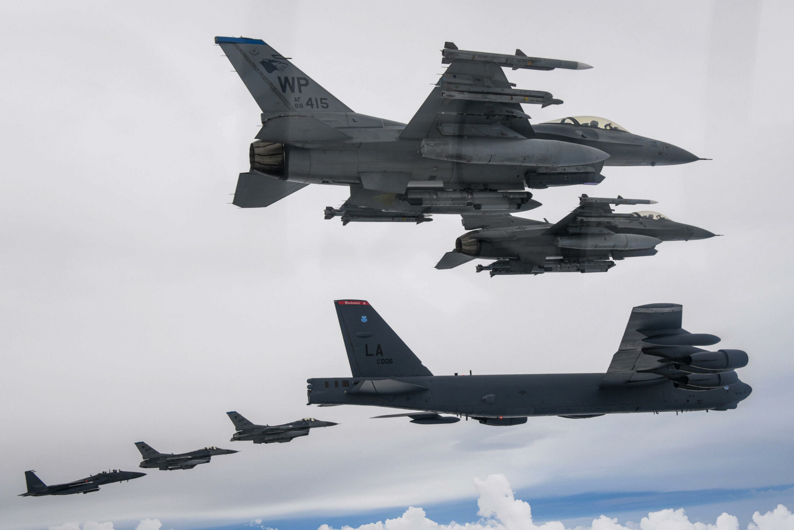 Giappone schiera caccia F-15 in basi NATO per la prima volta nella storia