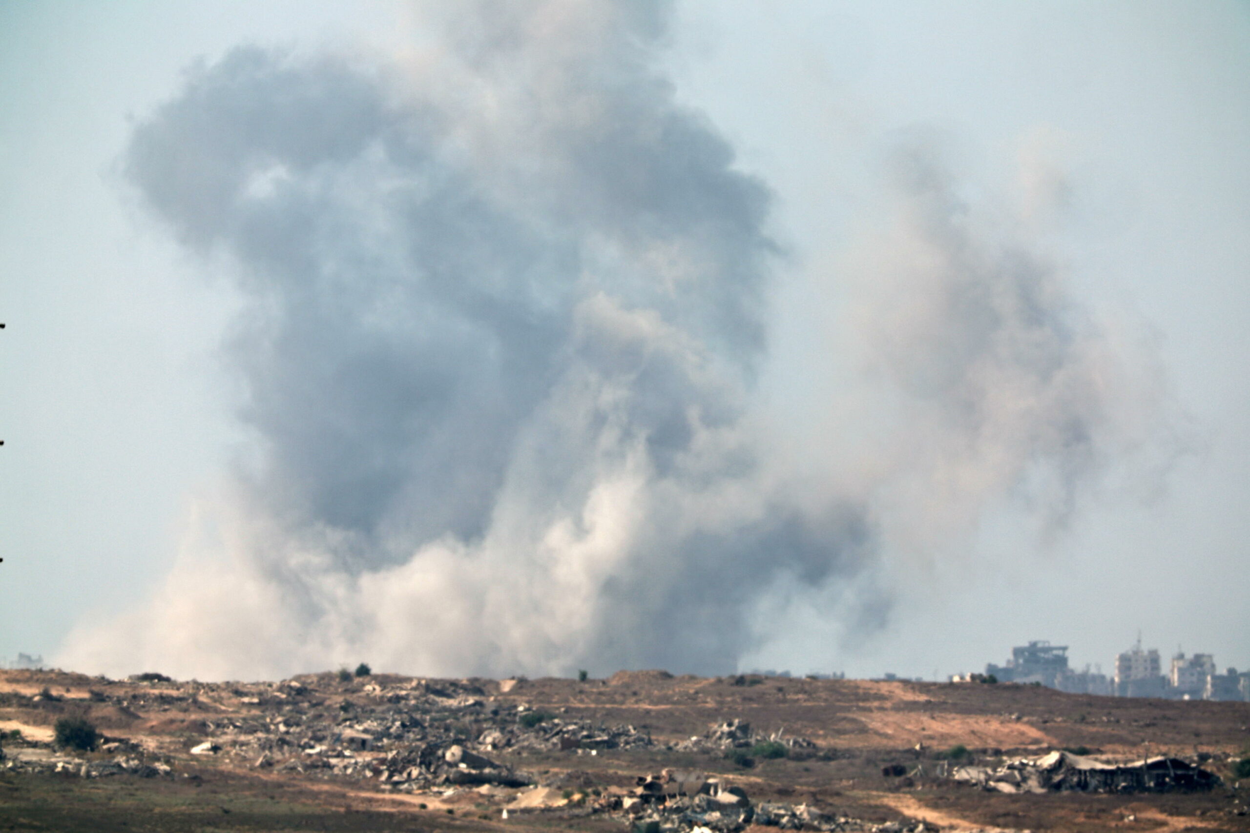 Gaza City: blackout delle comunicazioni isola 800.000 palestinesi