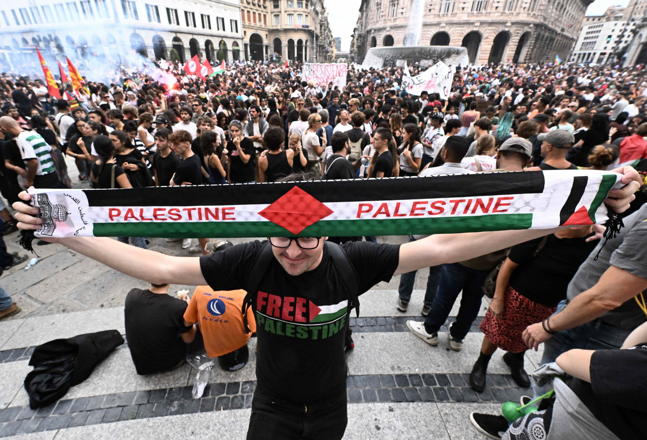 Disordini in tutta Italia per proteste contro offensiva israeliana a Gaza