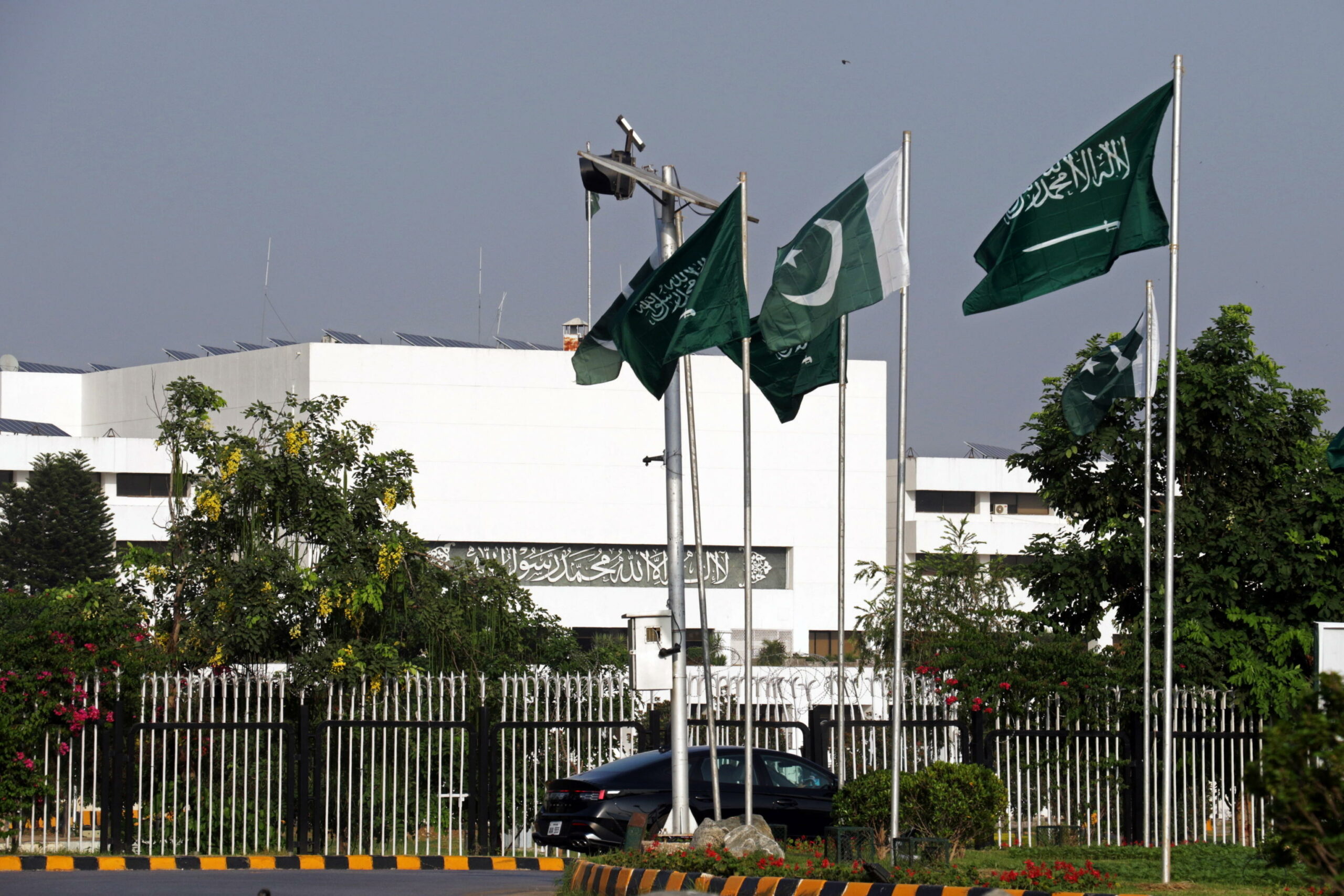 Pakistan estende ombrello nucleare all’Arabia Saudita