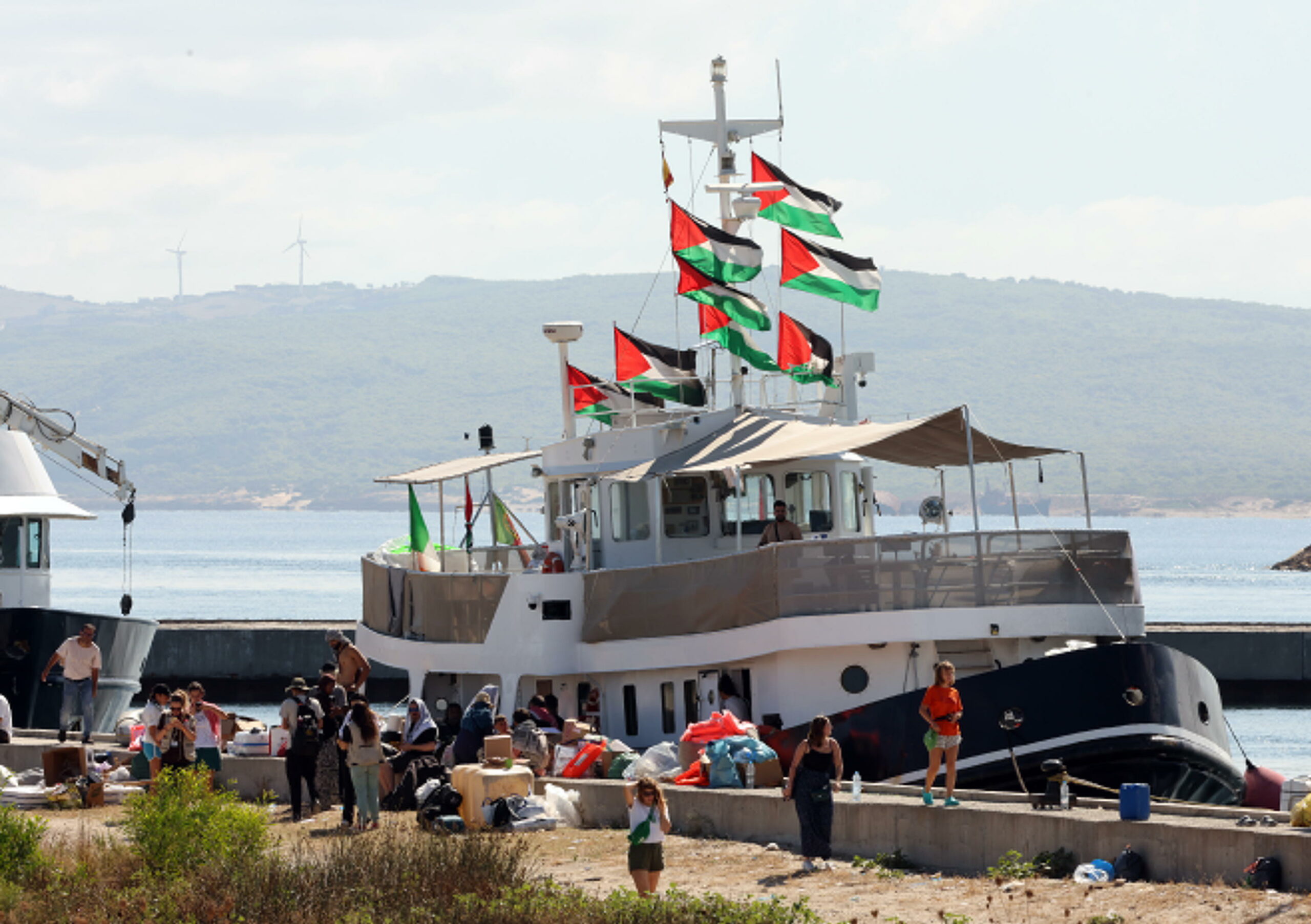 Flotilla diretta a Gaza attaccata da droni, Italia e Spagna inviano navi in soccorso