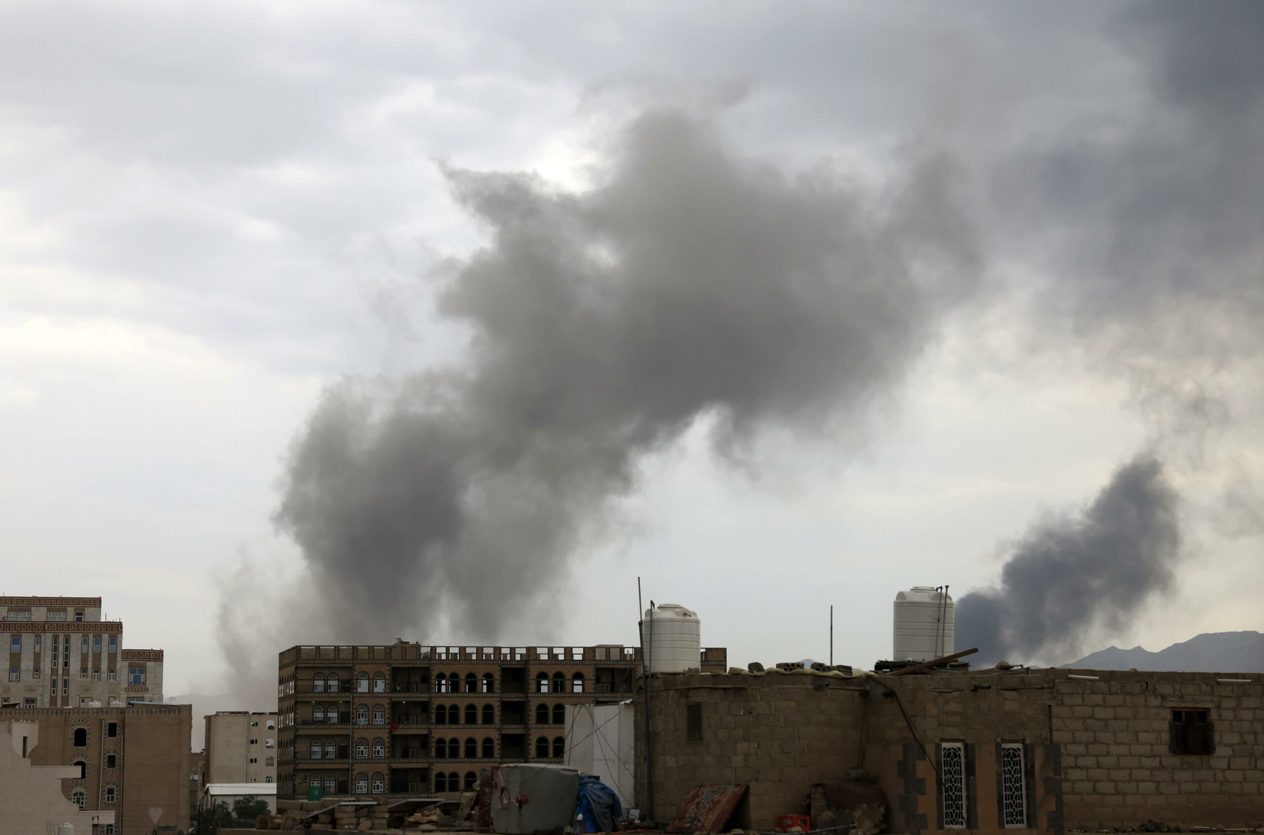 Israele colpisce Sanaa un giorno dopo attacco drone Houthi contro Eilat