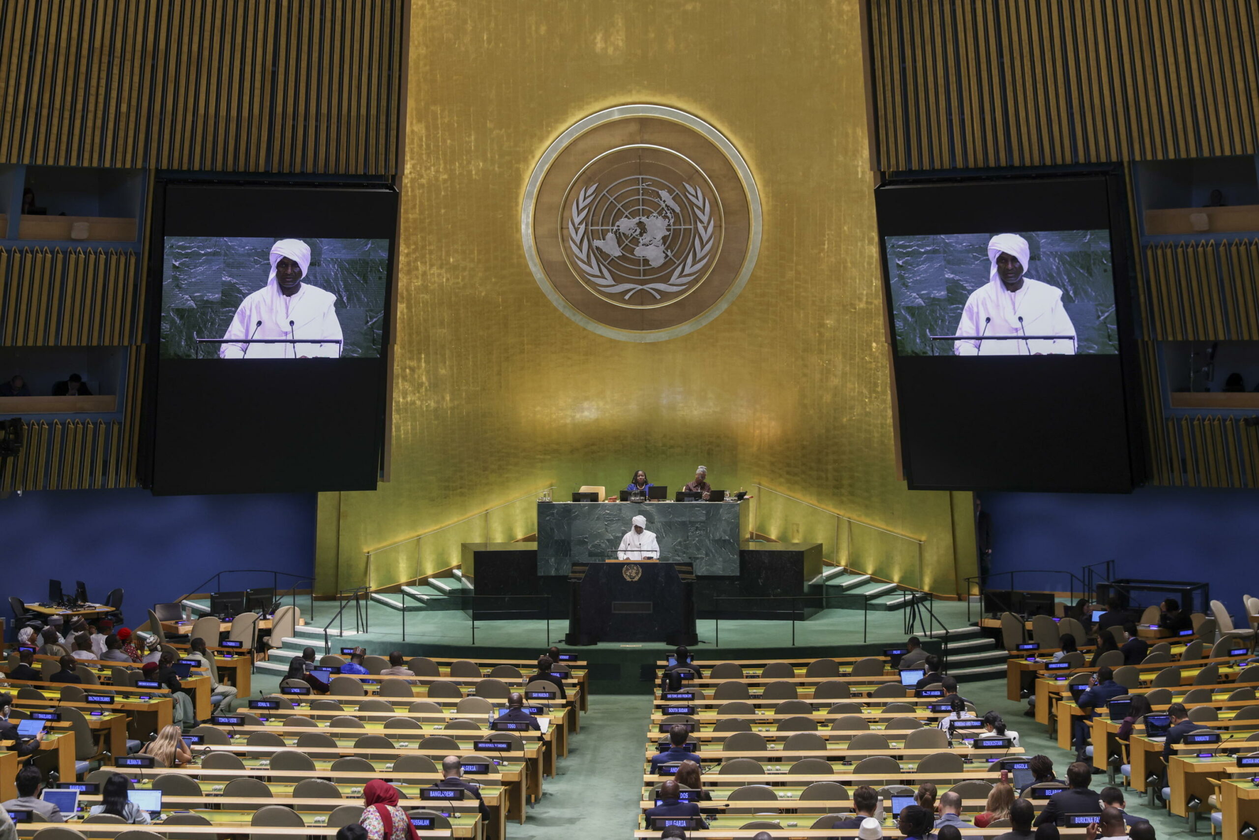 Niger: “Francia addestra terroristi e sabota sviluppo del Paese”