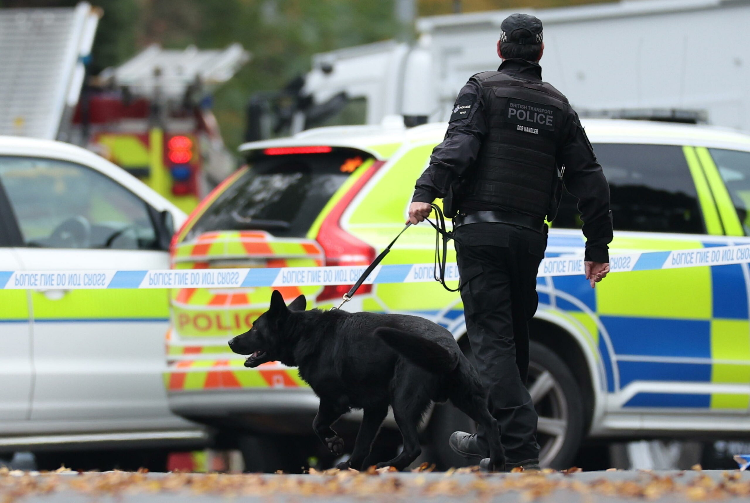 Manchester: 2 morti in un attacco con auto e coltello in una sinagoga