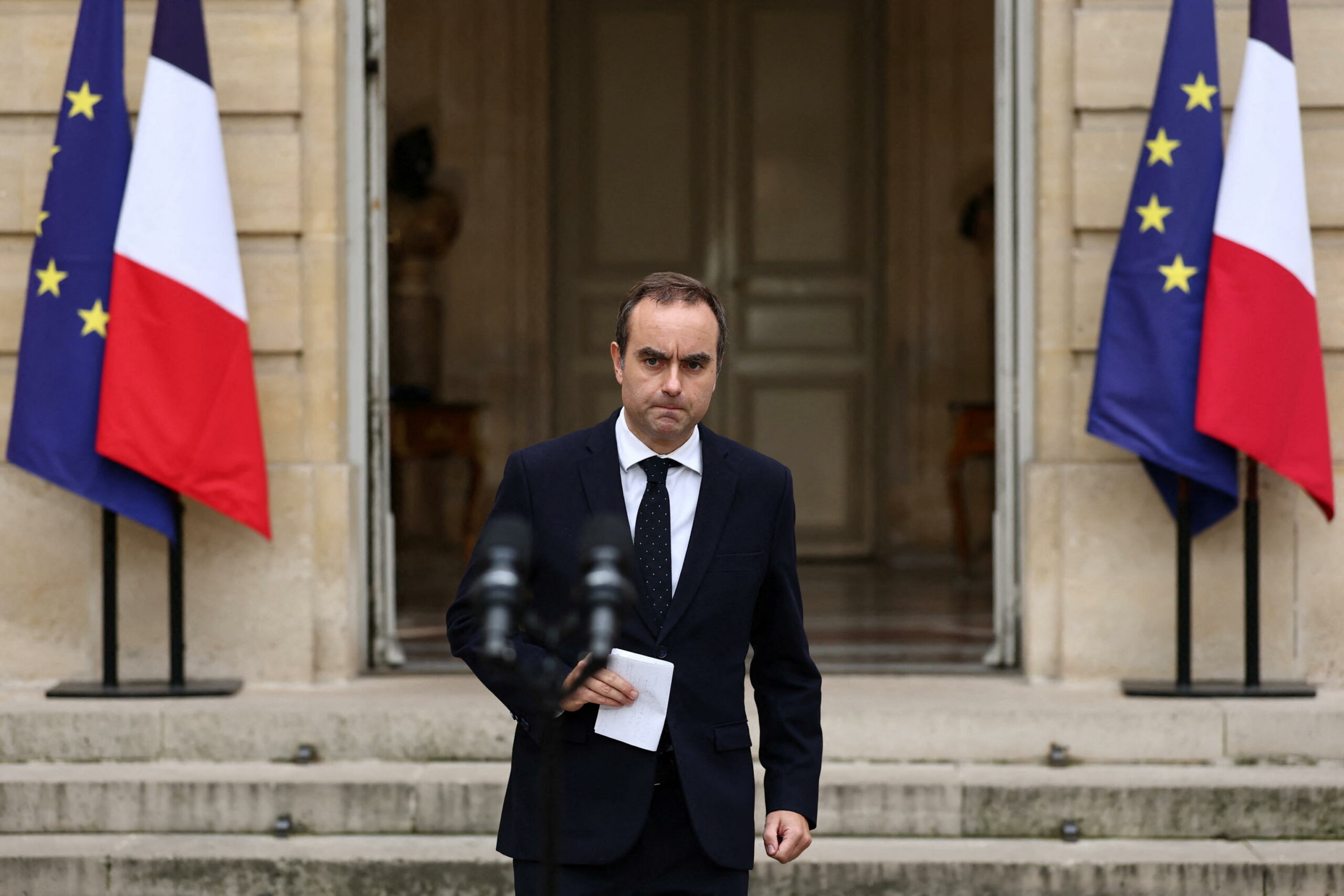 Francia: premier uscente Lecornu avvia colloqui per terminare crisi politica