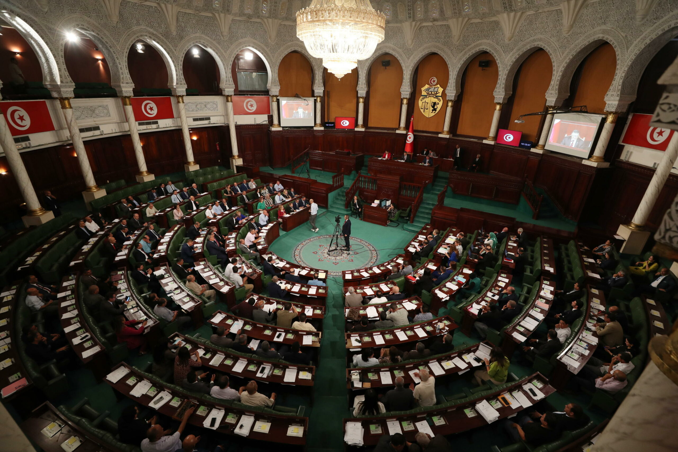 Tunisia: Parlamento sotto pressione per affrontare priorità sociali ed economiche
