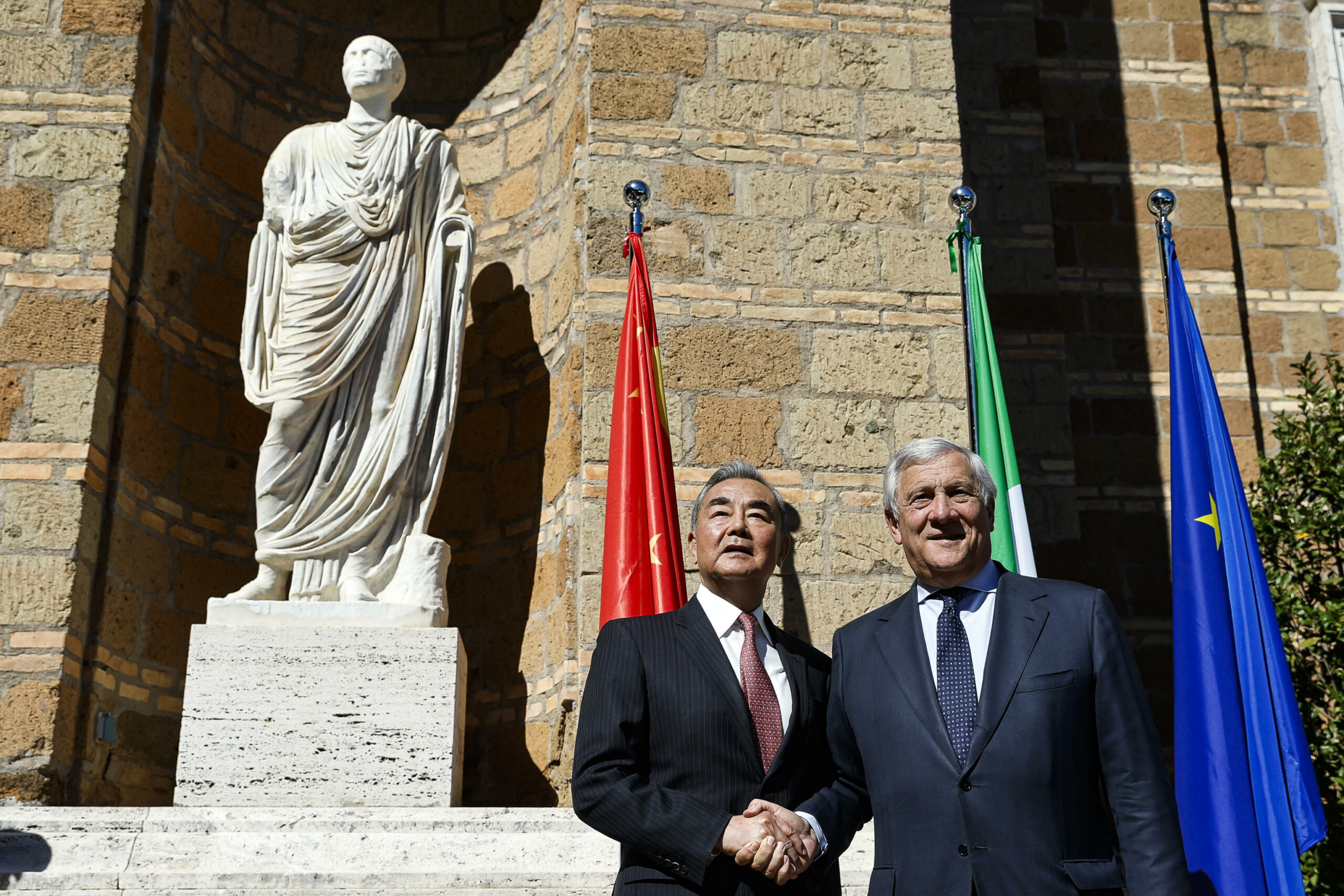 Incontro Tajani-Wang: Cina e Italia si impegnano a rafforzare la cooperazione
