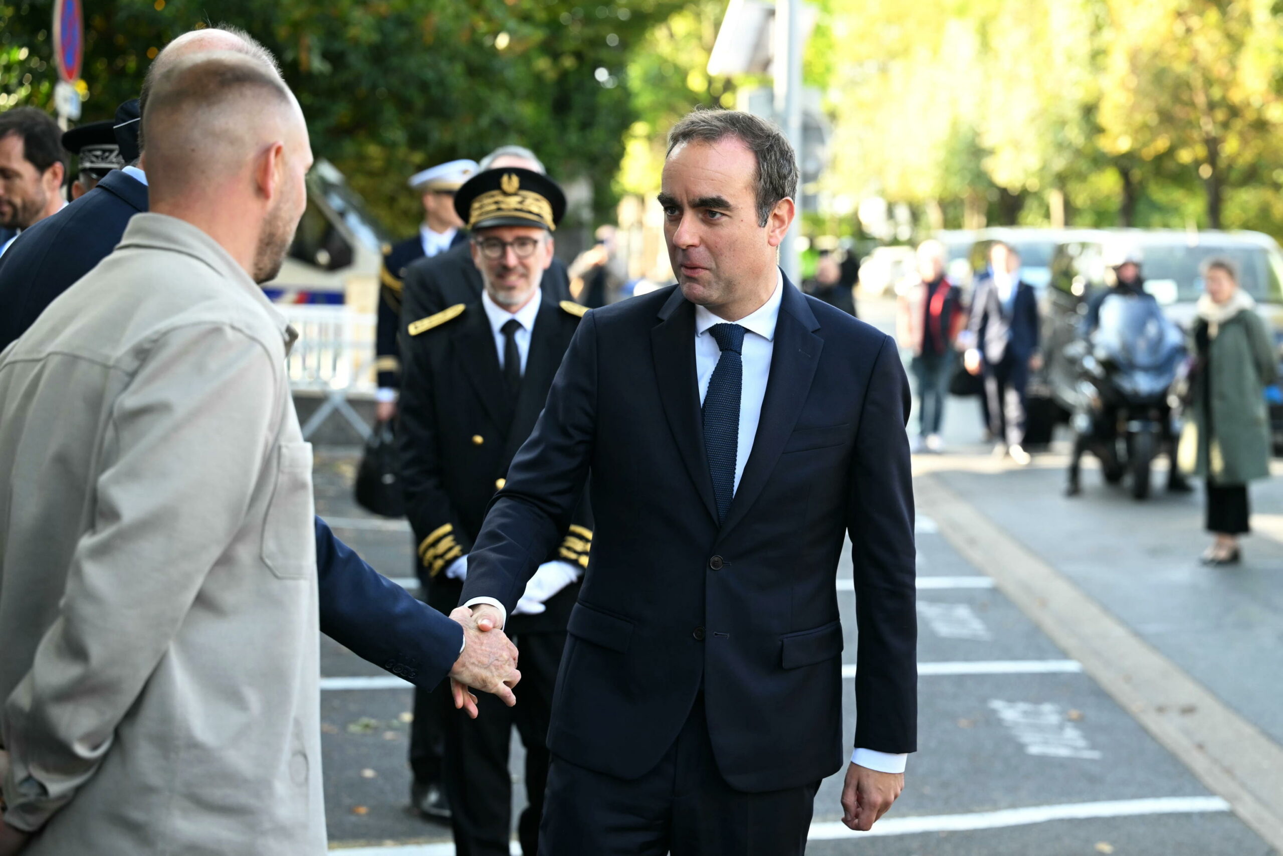 Francia: Lecornu riconfermato premier forma nuovo governo