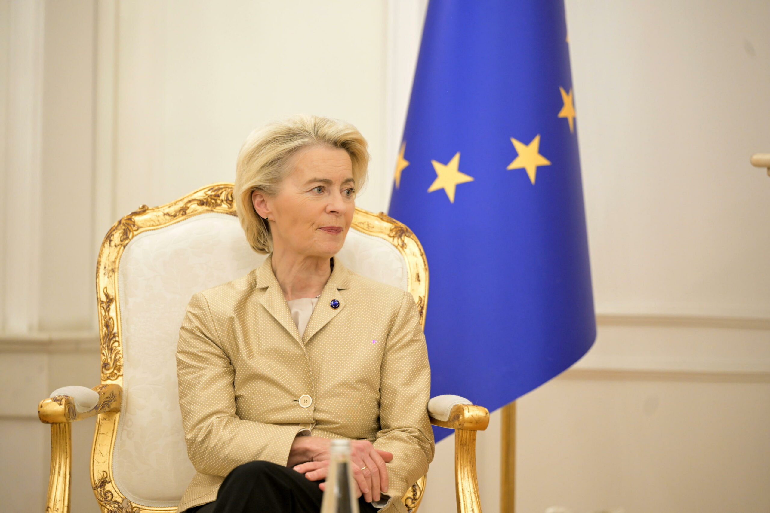 UE promette aiuti finanziari a Kiev ma si oppone al piano sugli asset russi