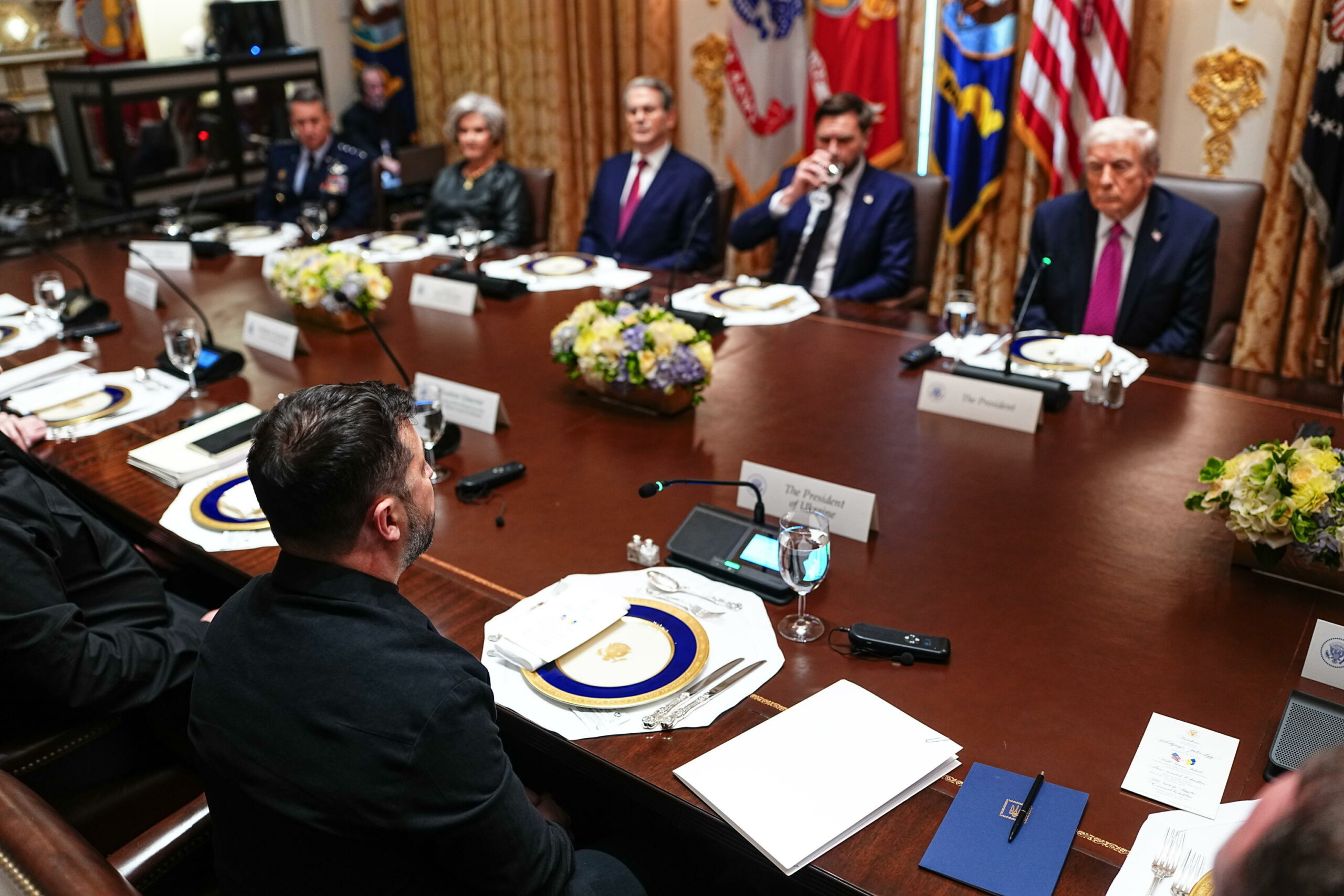 Incontro Trump-Zelensky: presidente USA preferirebbe porre fine alla guerra piuttosto che inviare Tomahawk in Ucraina