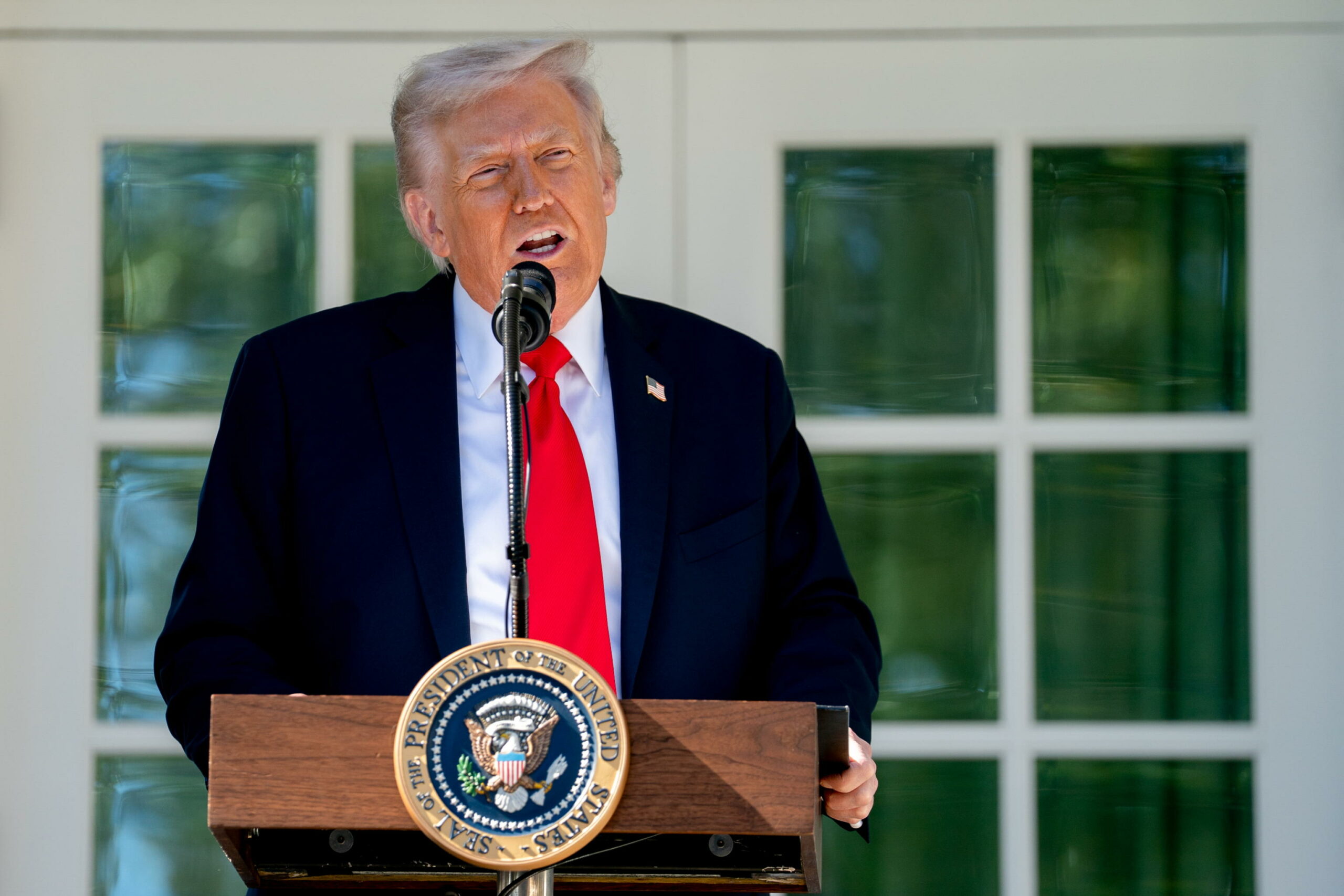 Trump afferma che Paesi mediorientali si sono offerti di combattere Hamas a Gaza