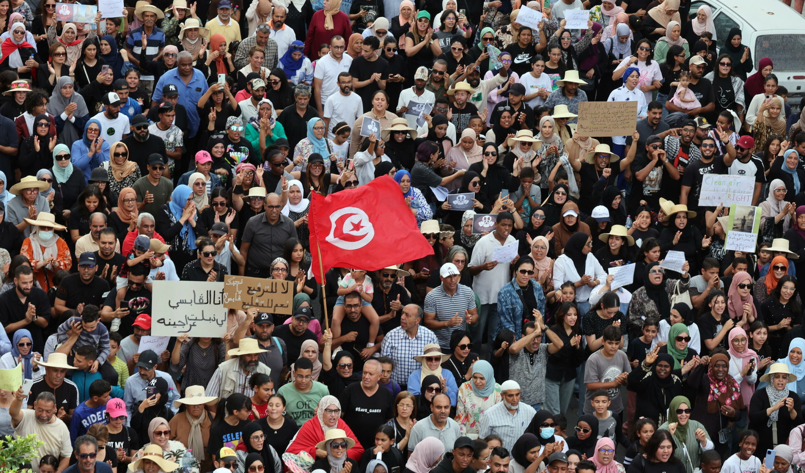 Tunisia: città di Gabes paralizzata da sciopero generale contro inquinamento da fabbrica chimica